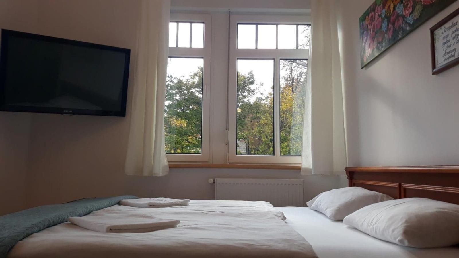 Large Double Room - Photo 12