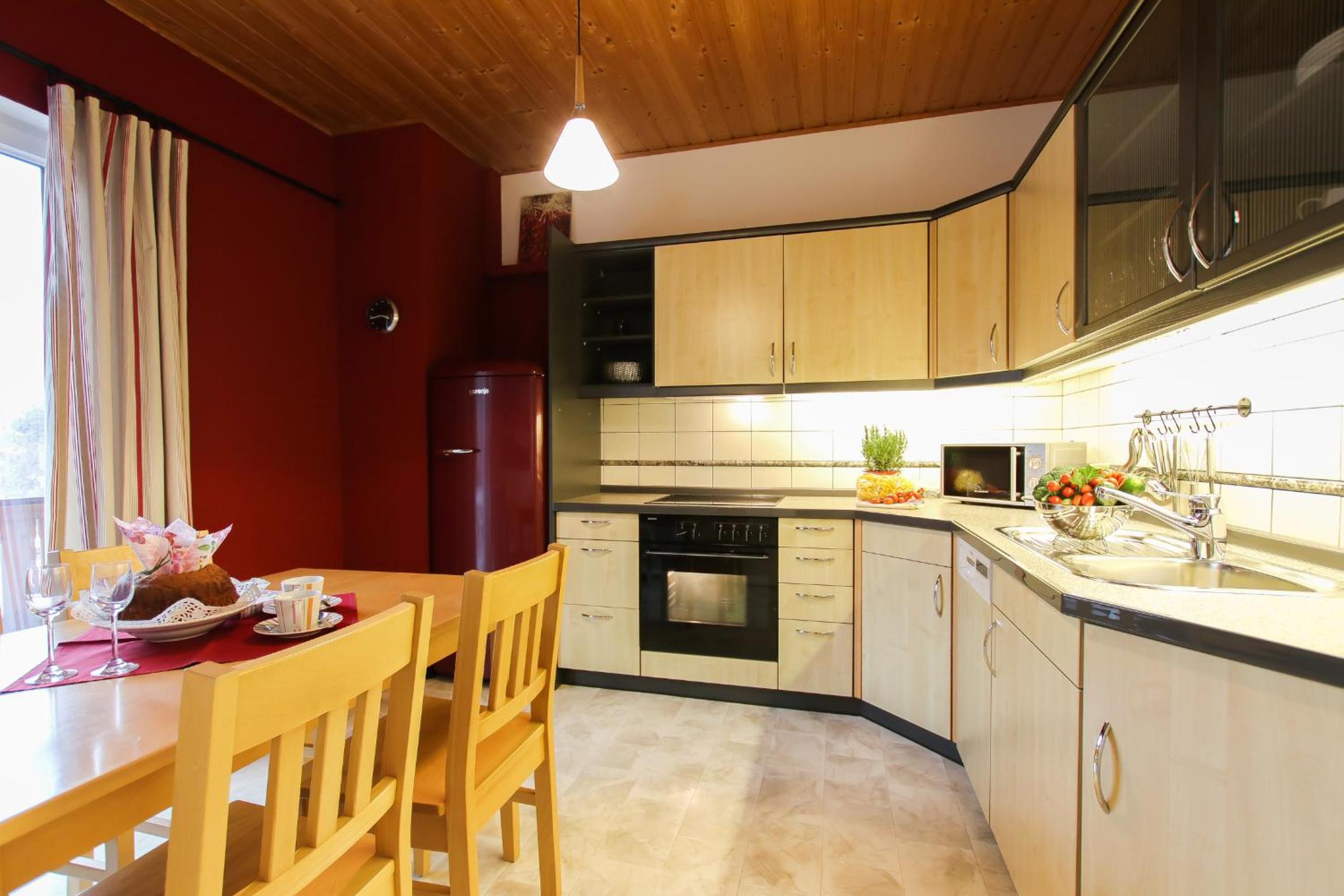 Apartment with Balcony photo 2