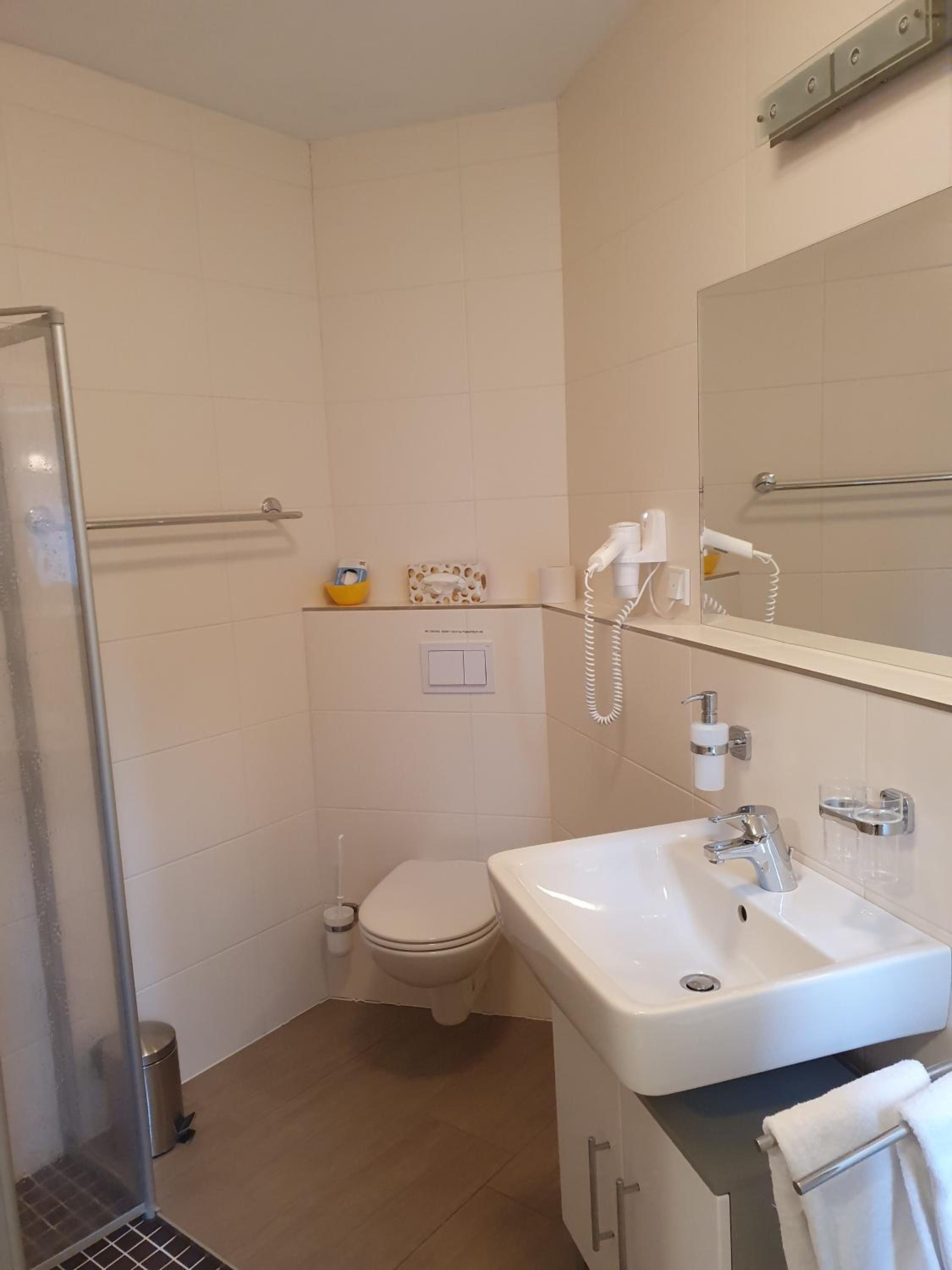 Single Room with Shower photo 3