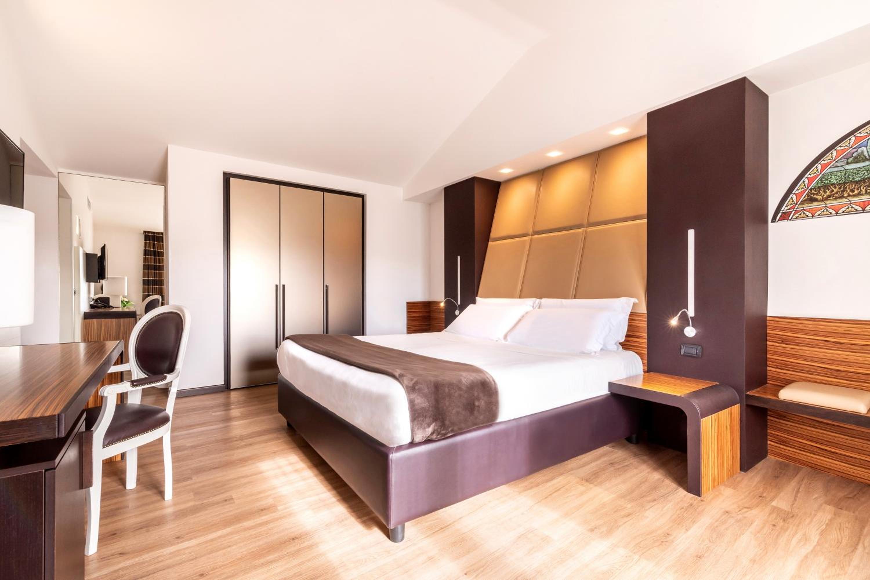 Junior Suite - Photo 1
