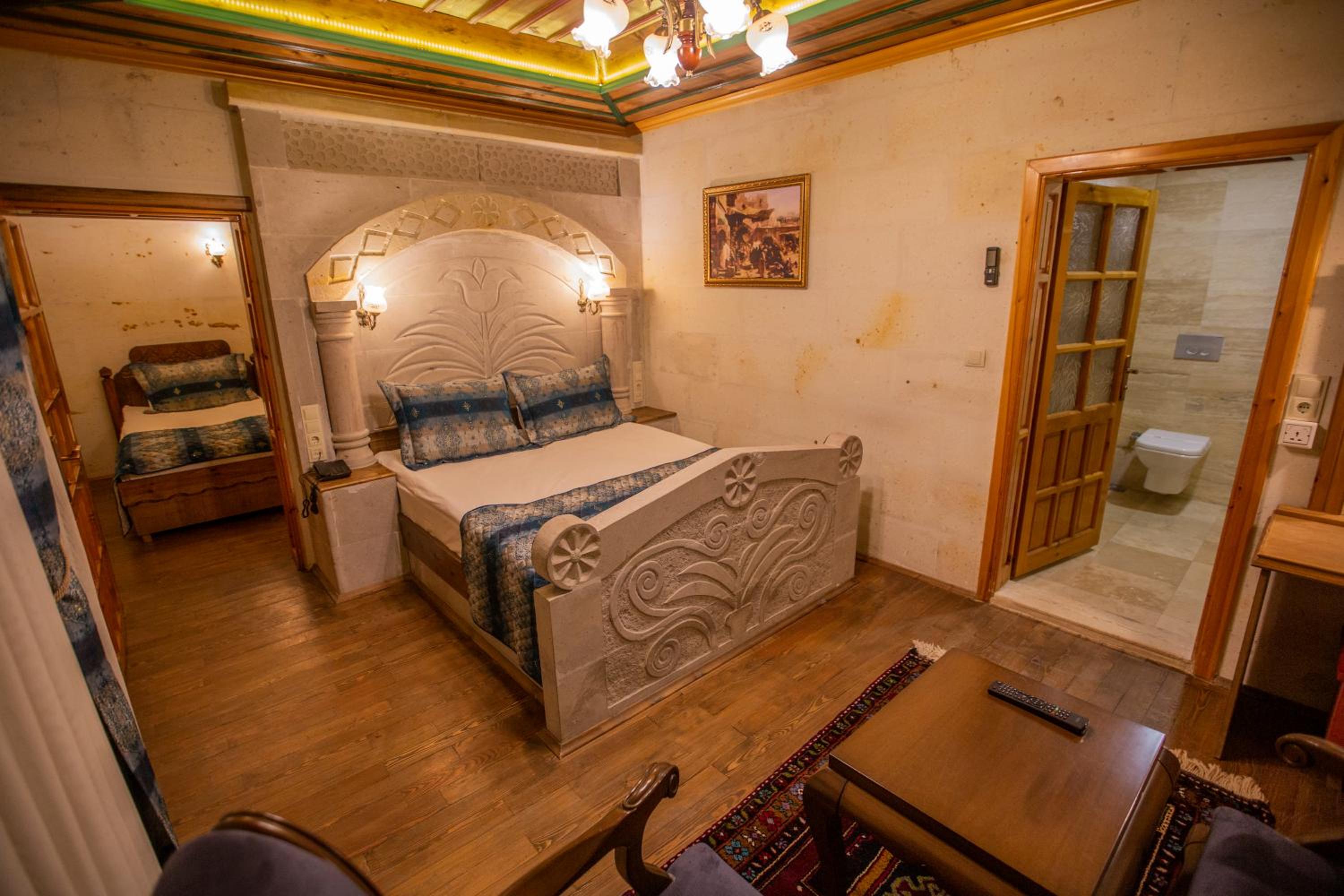 Quadruple Room with Balcony - Photo 1