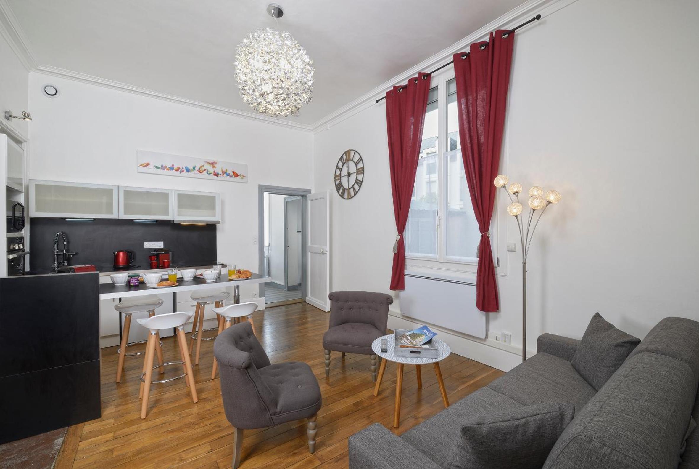 Deluxe Apartment photo 2