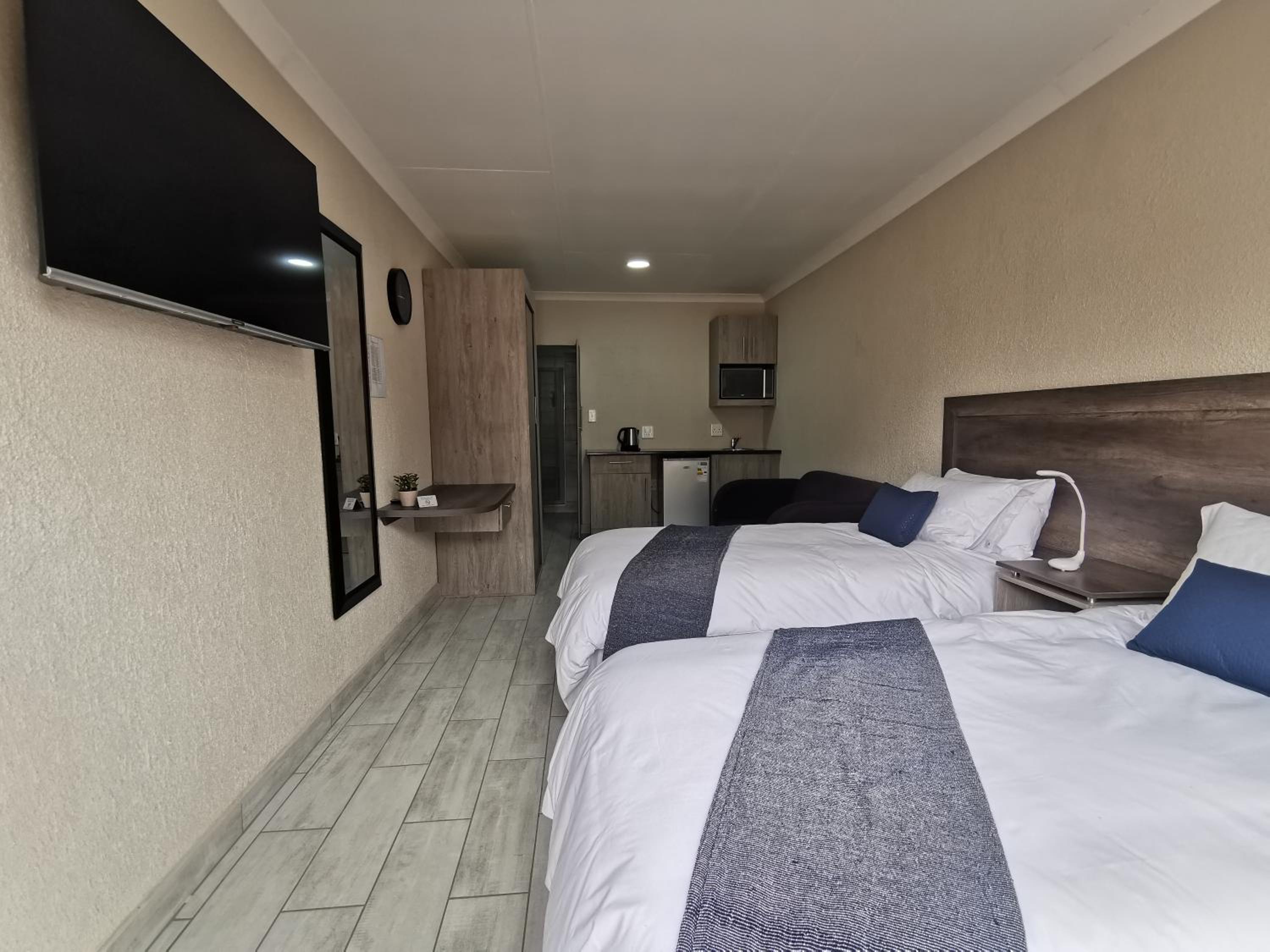 Deluxe Twin Room photo 1