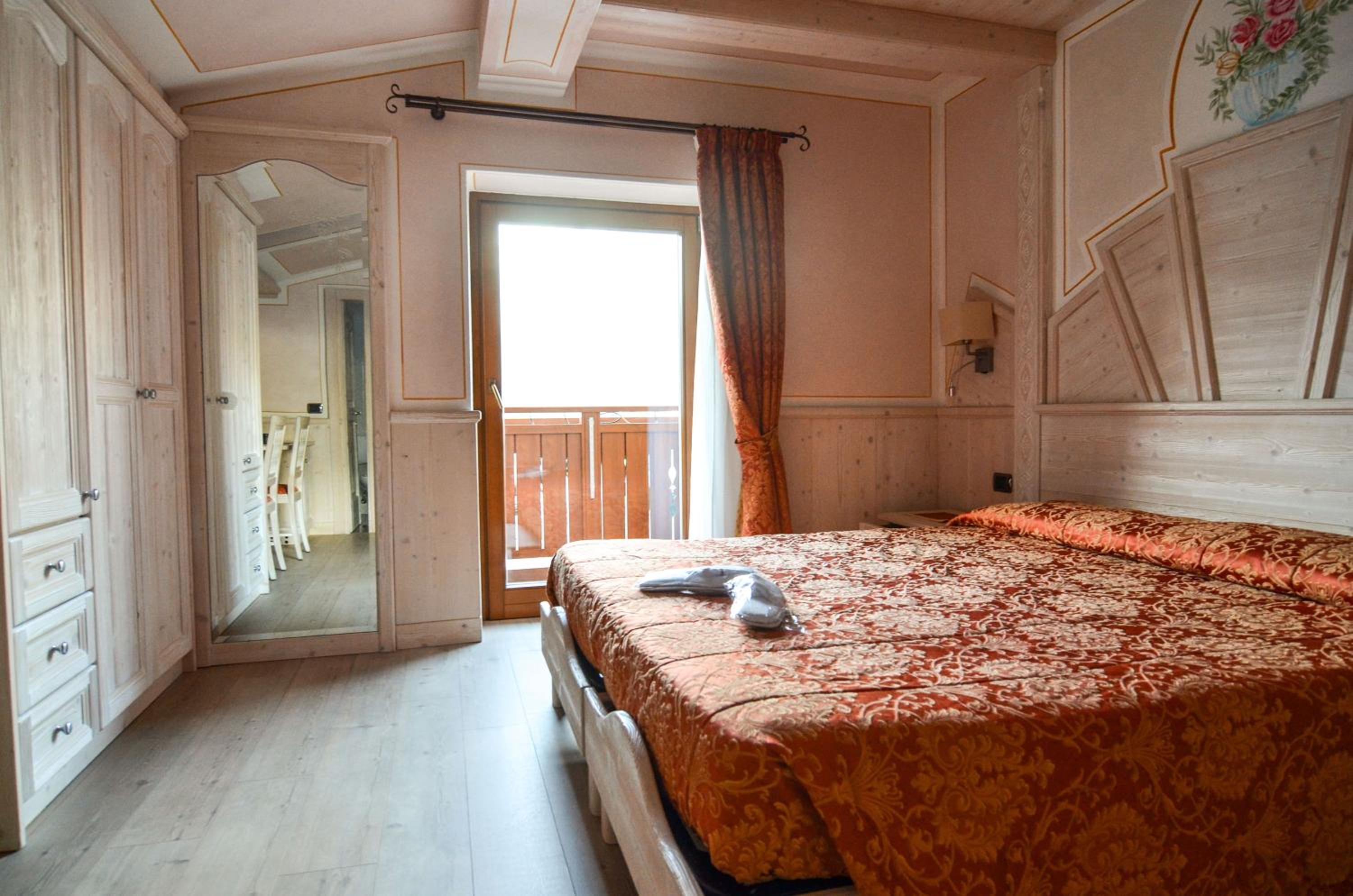 Double Room - Photo 7