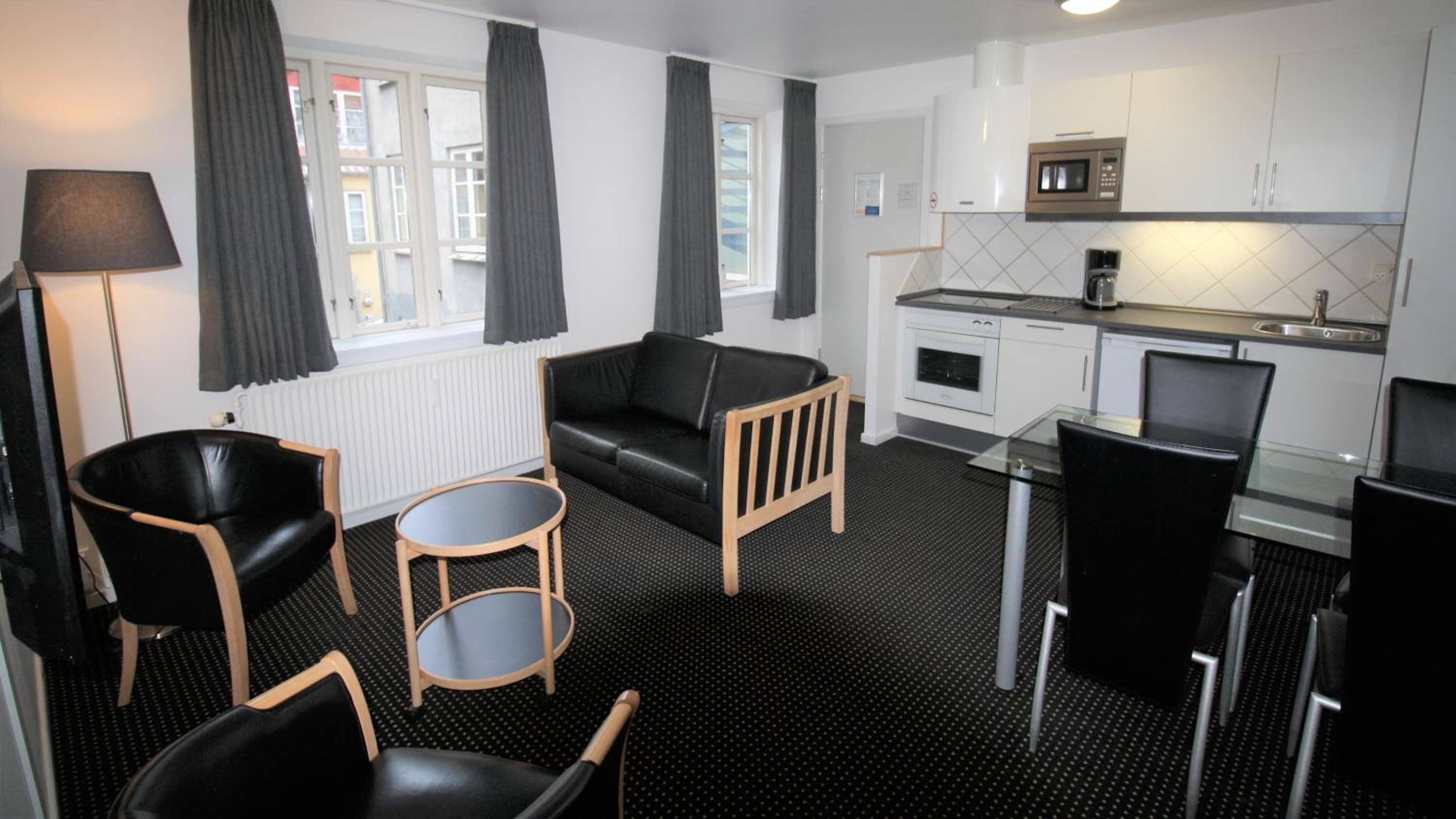 Two-Bedroom Apartment (4 Adults) photo 3