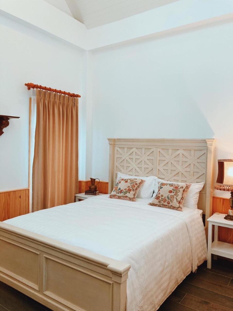 Deluxe Queen Room - Photo 1