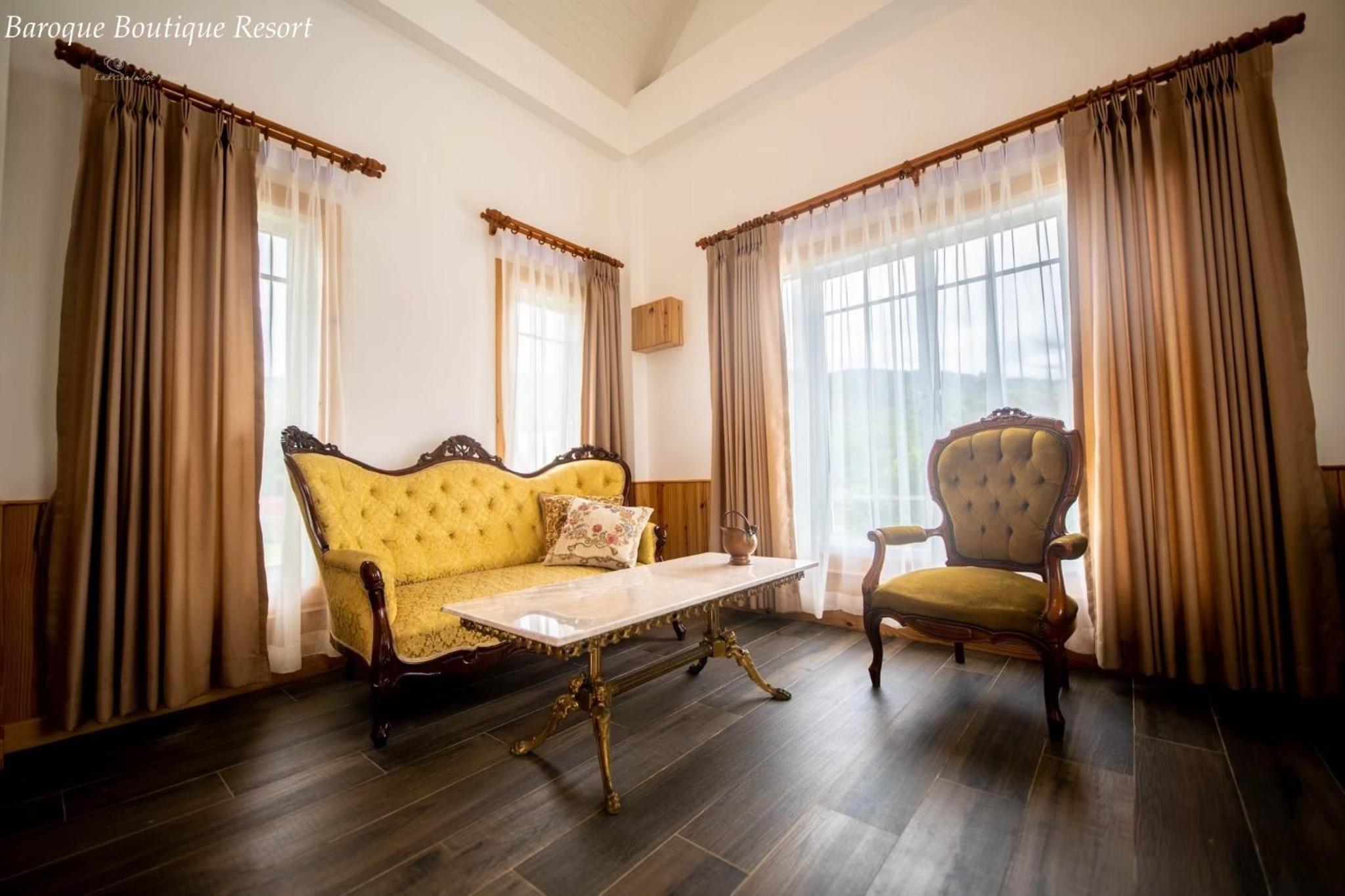 Deluxe Queen Room - Photo 4
