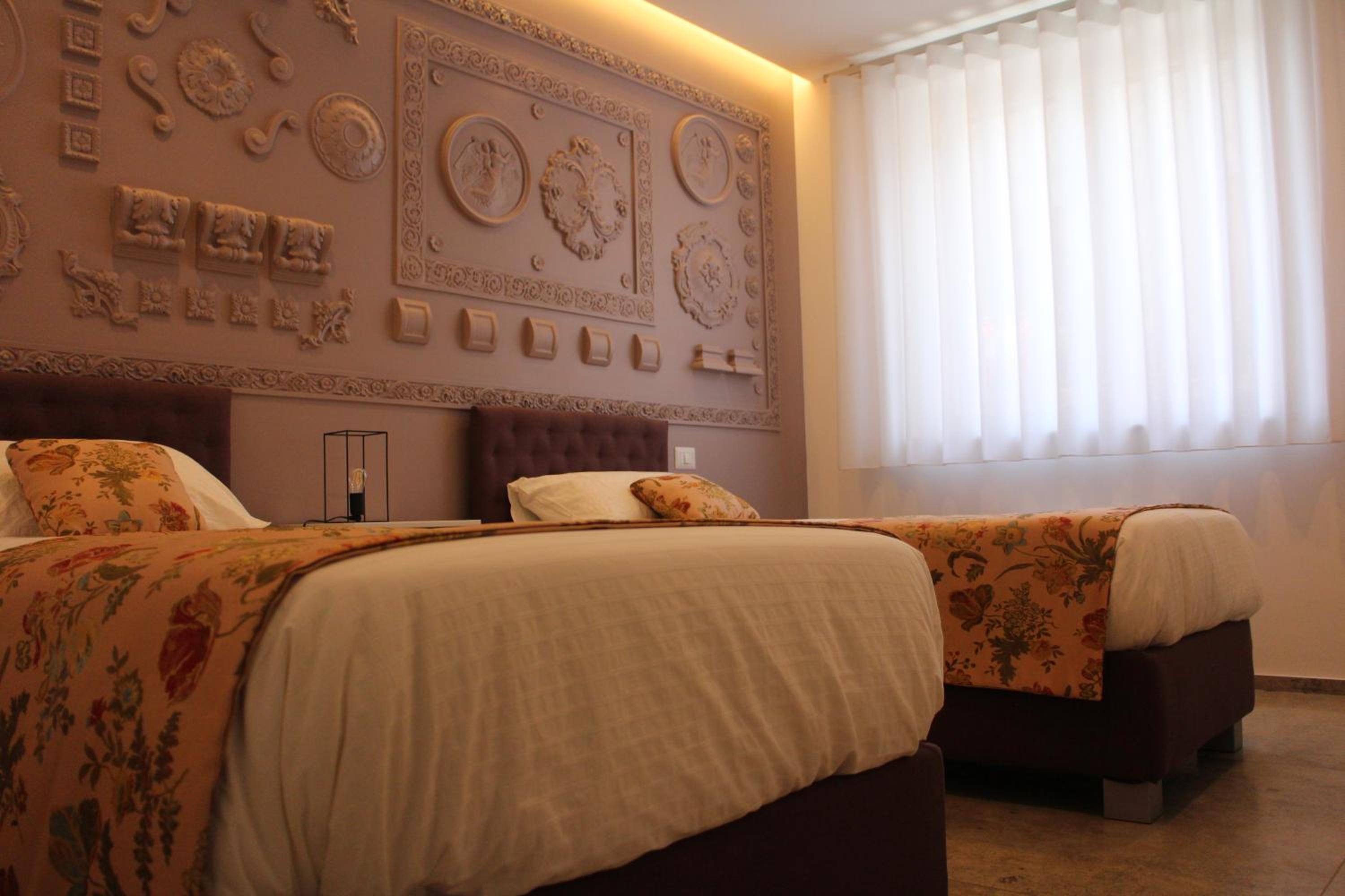 Twin Room with Private External Bathroom - Photo 1
