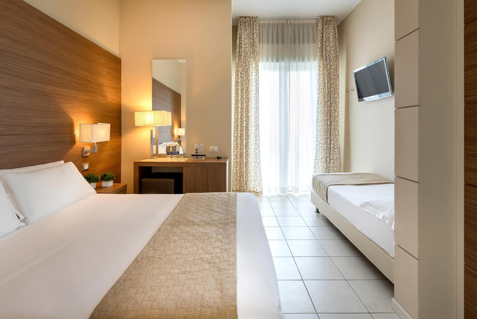 Standard Triple Room - Photo 2