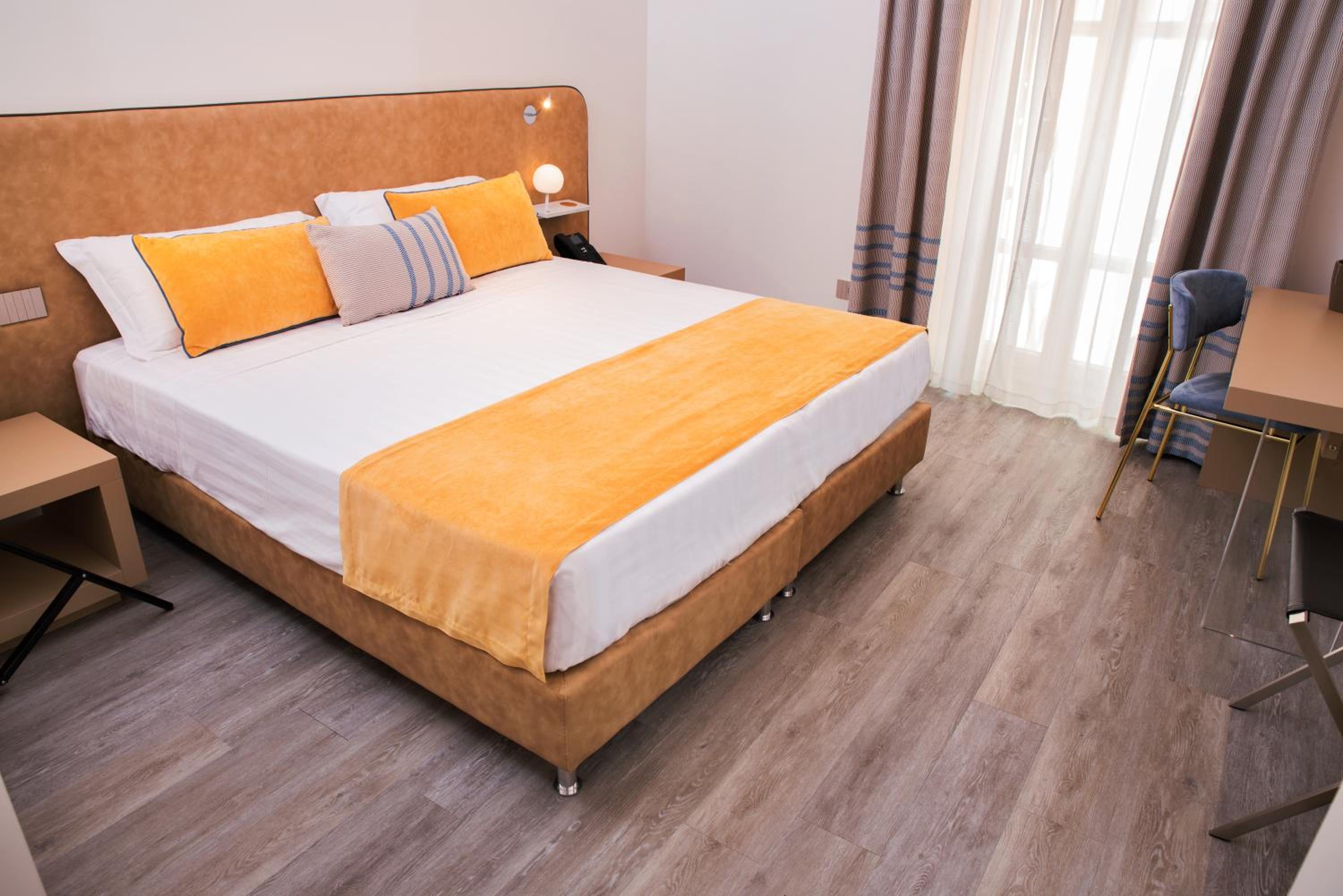 Deluxe Room - Photo 6
