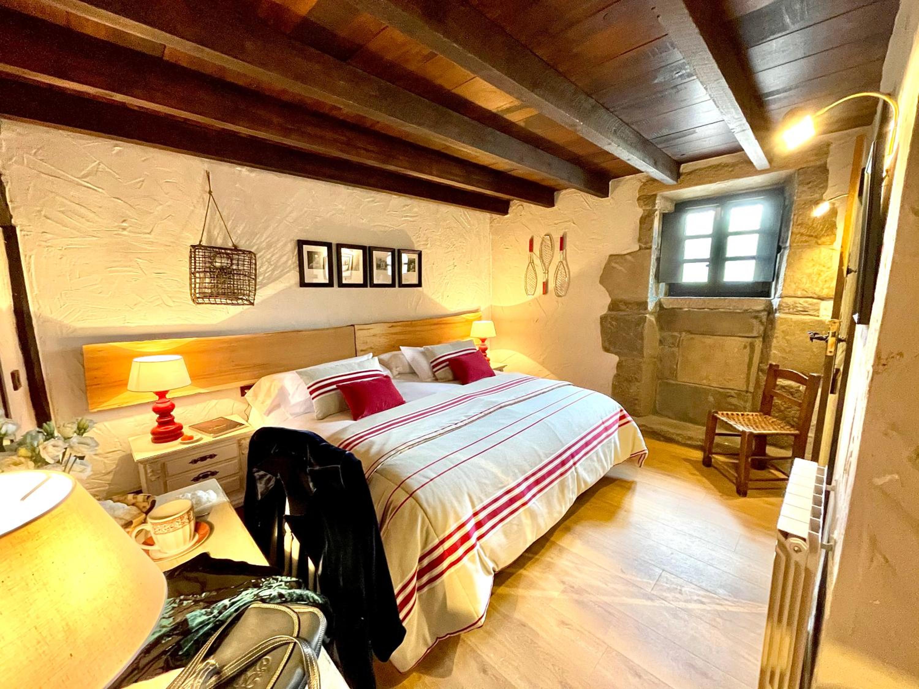 Double or Twin Room with Mountain View - Photo 2