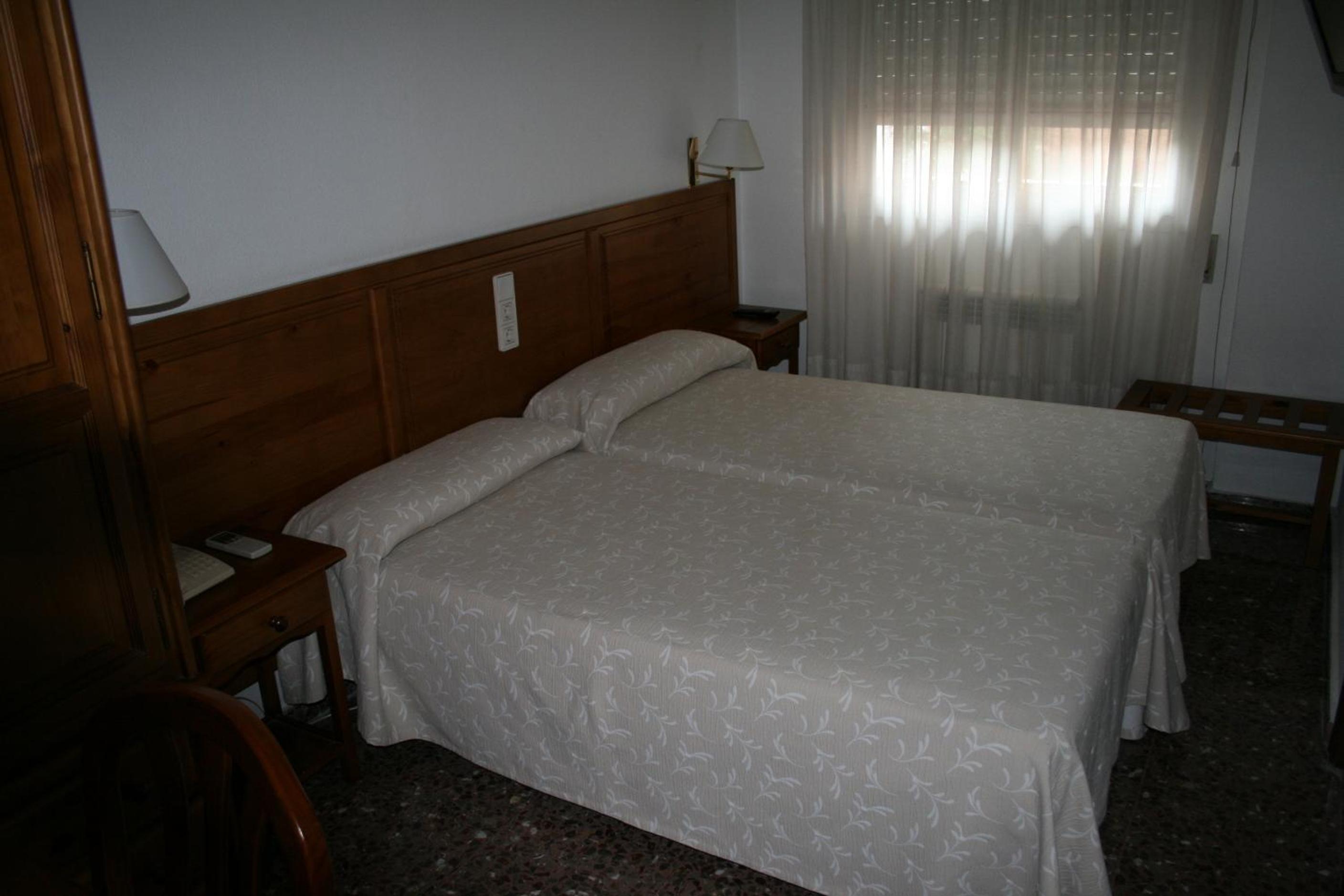Double or Twin Room - Photo 1
