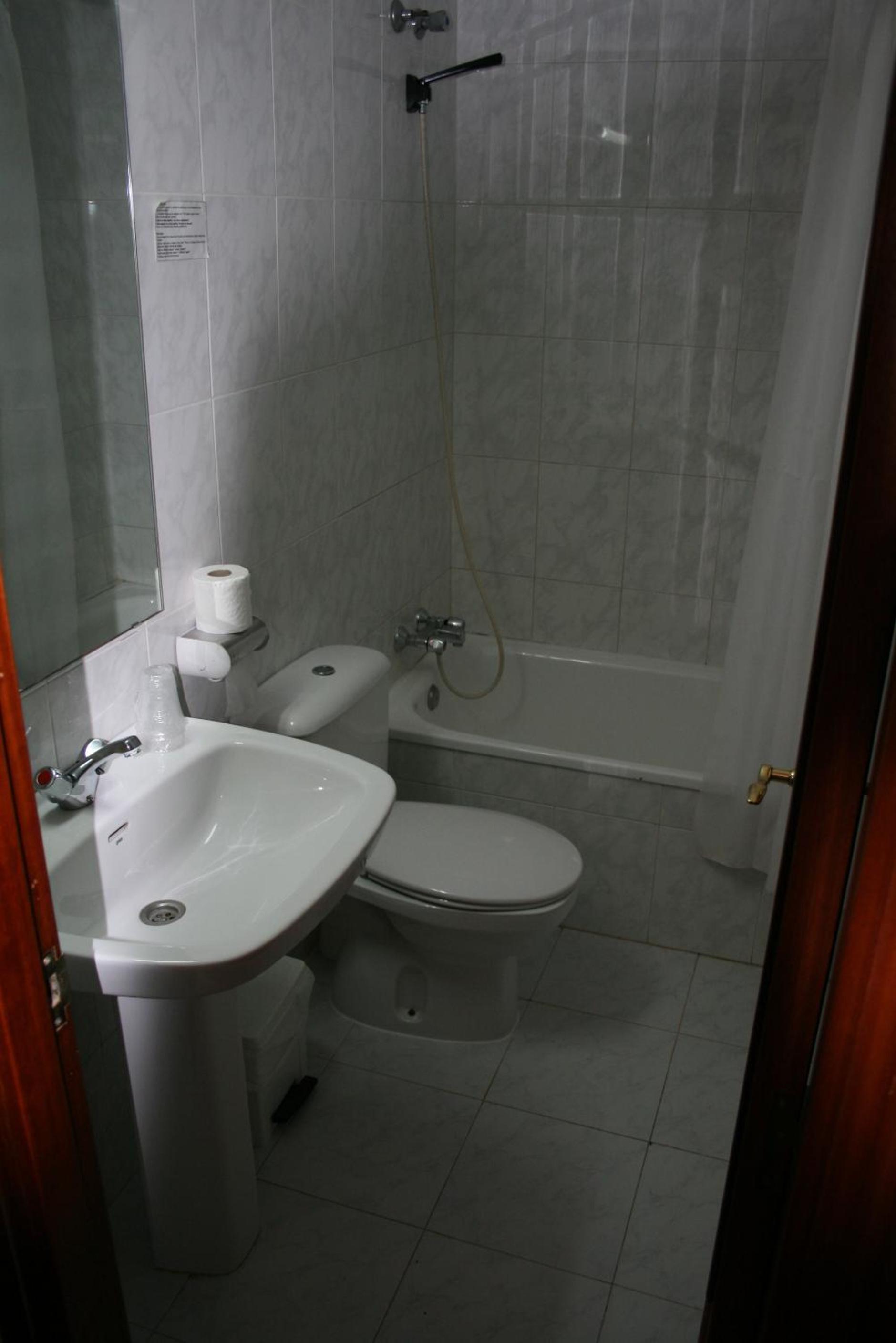 Double or Twin Room - Photo 2