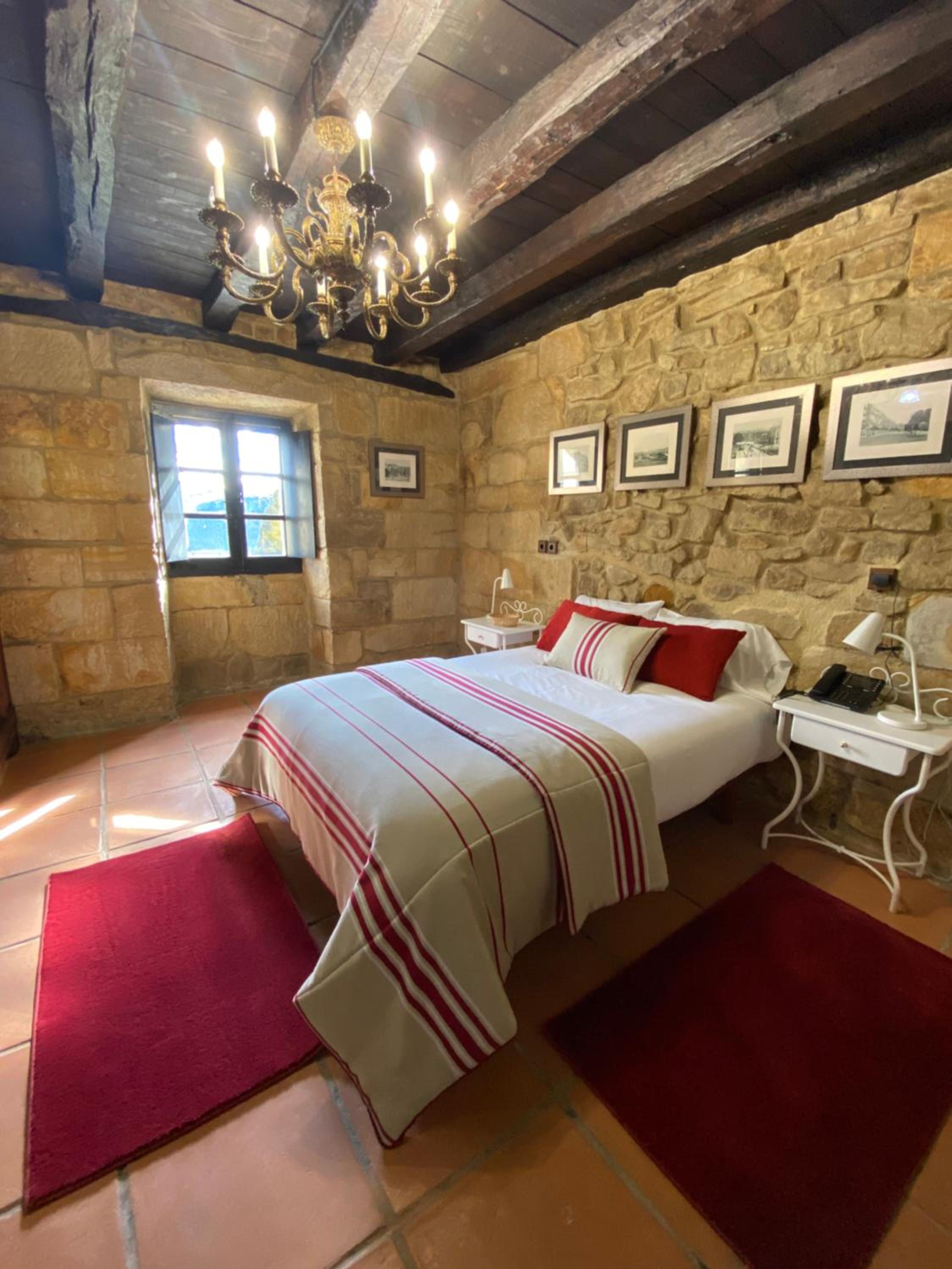 Queen Room - Disability Access photo 2