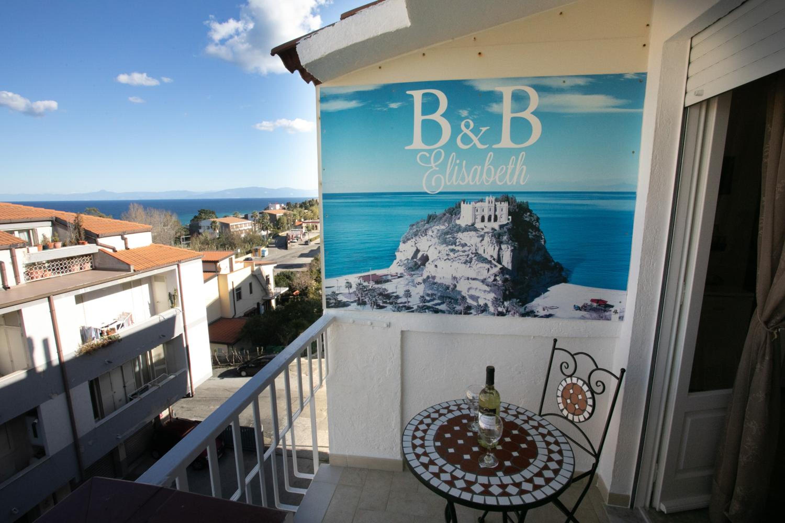 Double Room With Balcony And Sea View photo 3