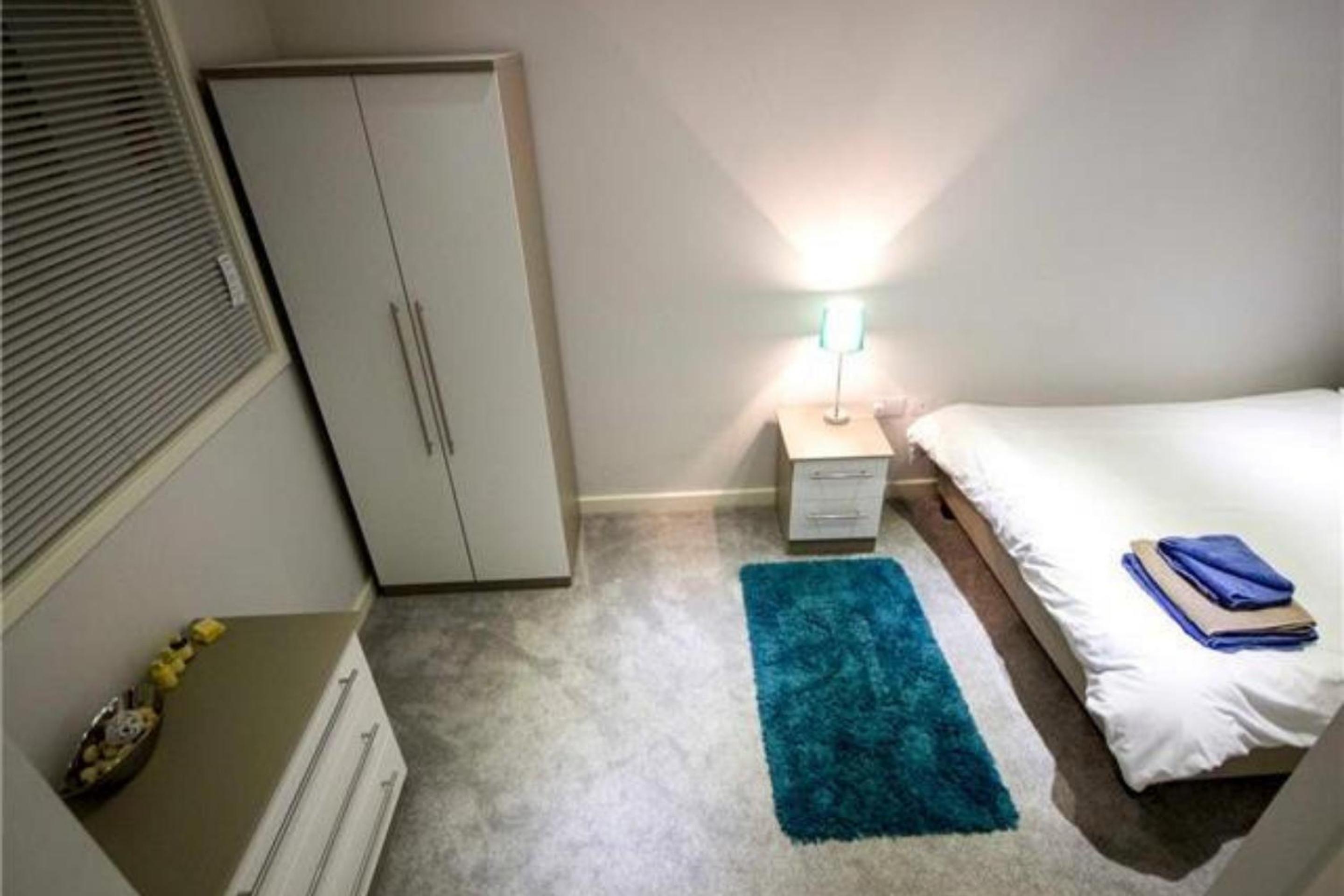 One-Bedroom Apartment photo 3