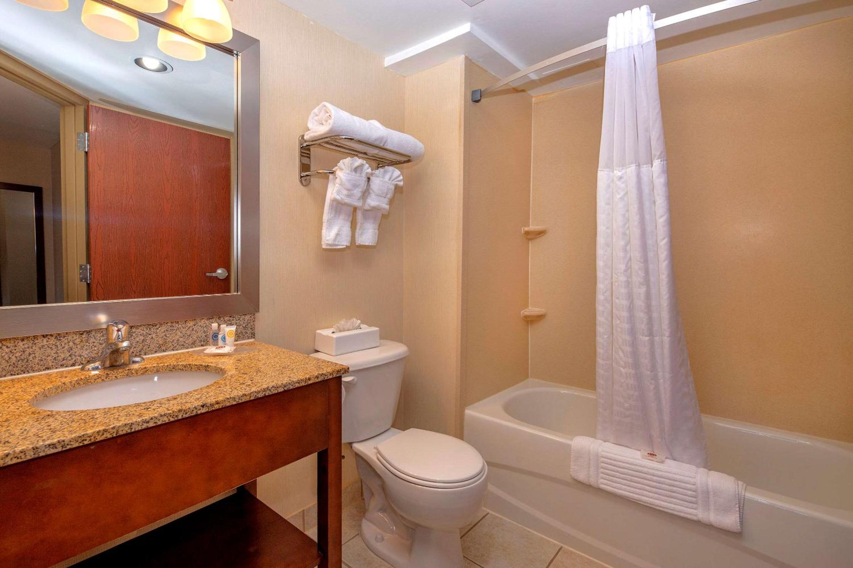 King Room - Non-Smoking - Photo 3