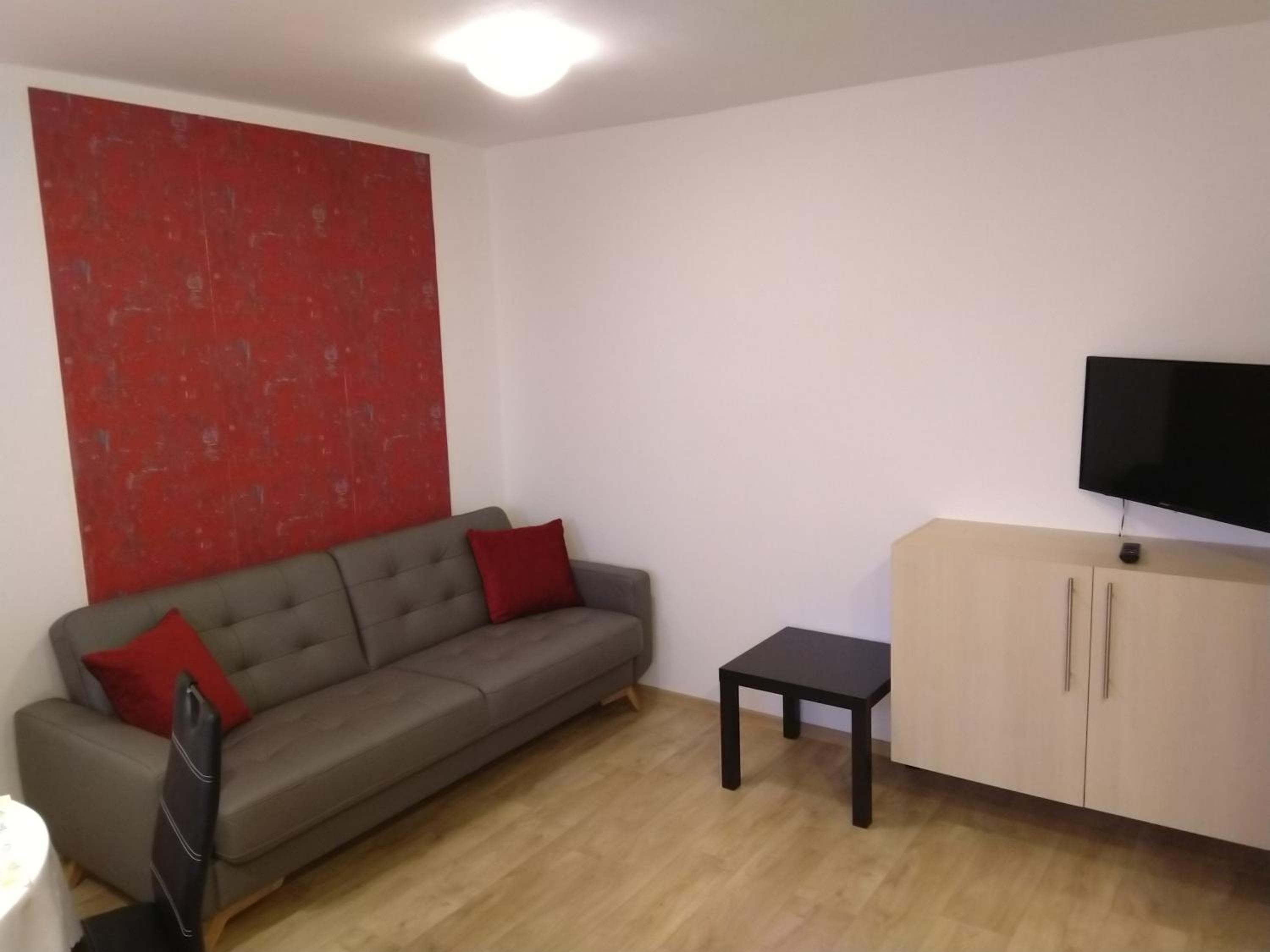 One-Bedroom Apartment photo 1