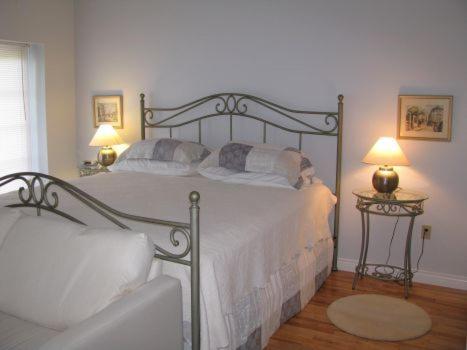 King Room with Balcony photo 2
