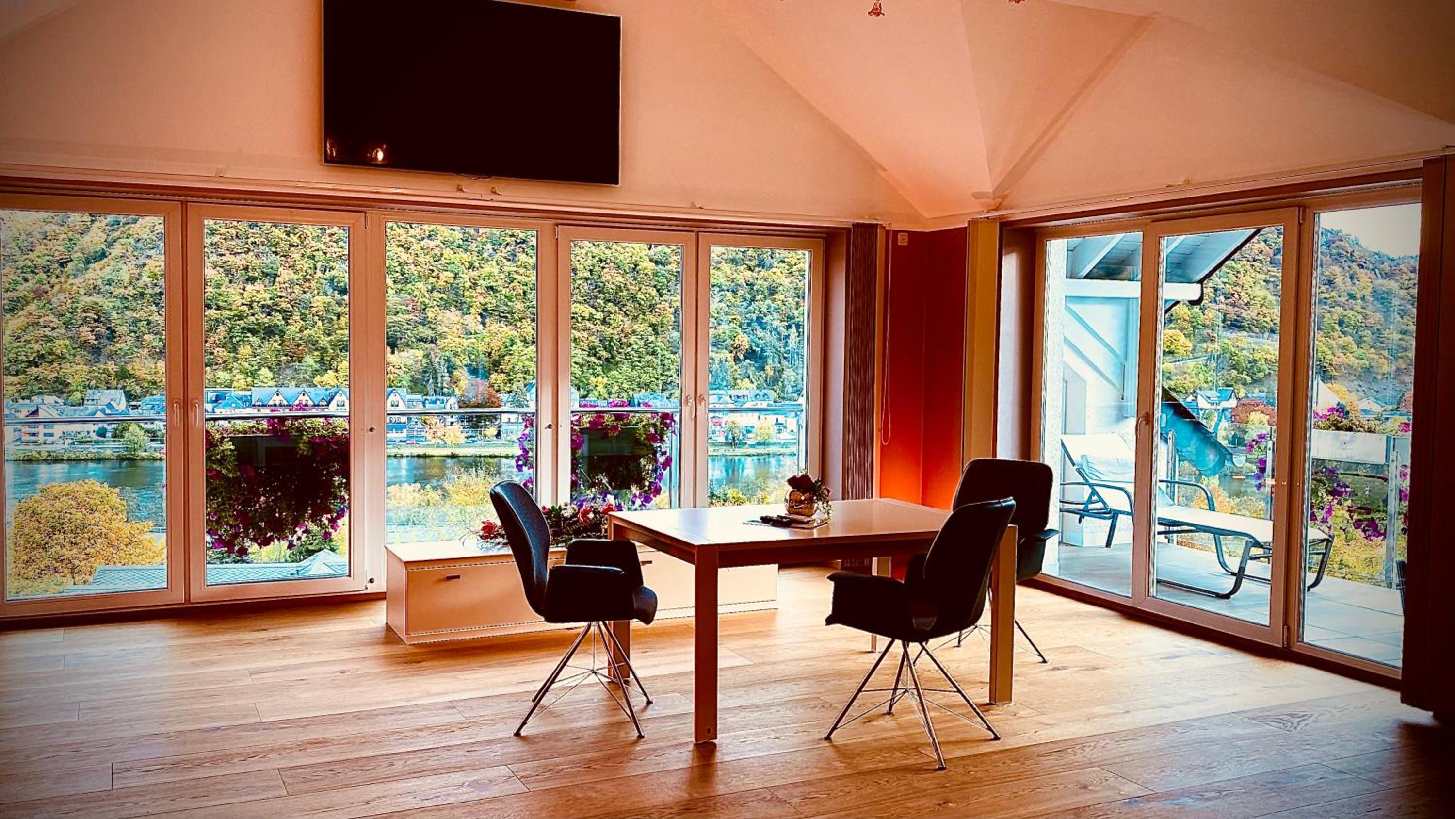 Deluxe Suite - Photo 16