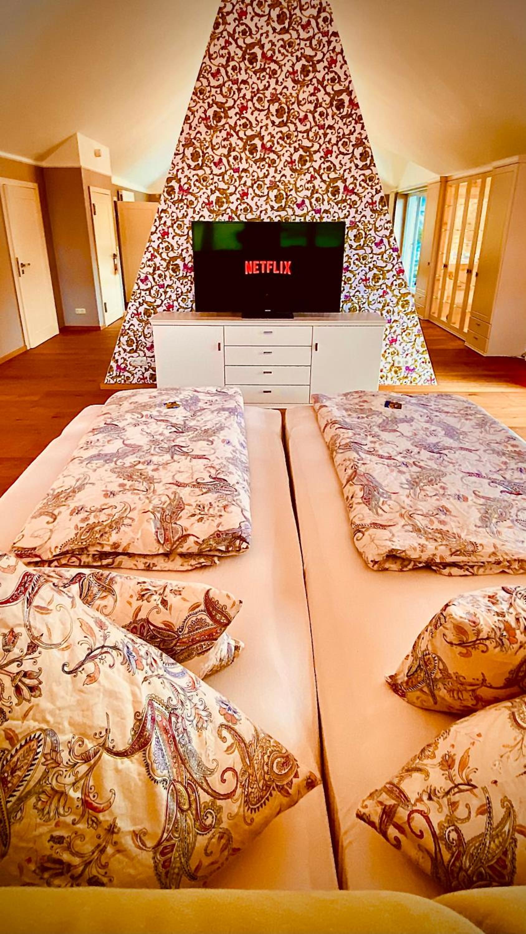 Deluxe Suite - Photo 15