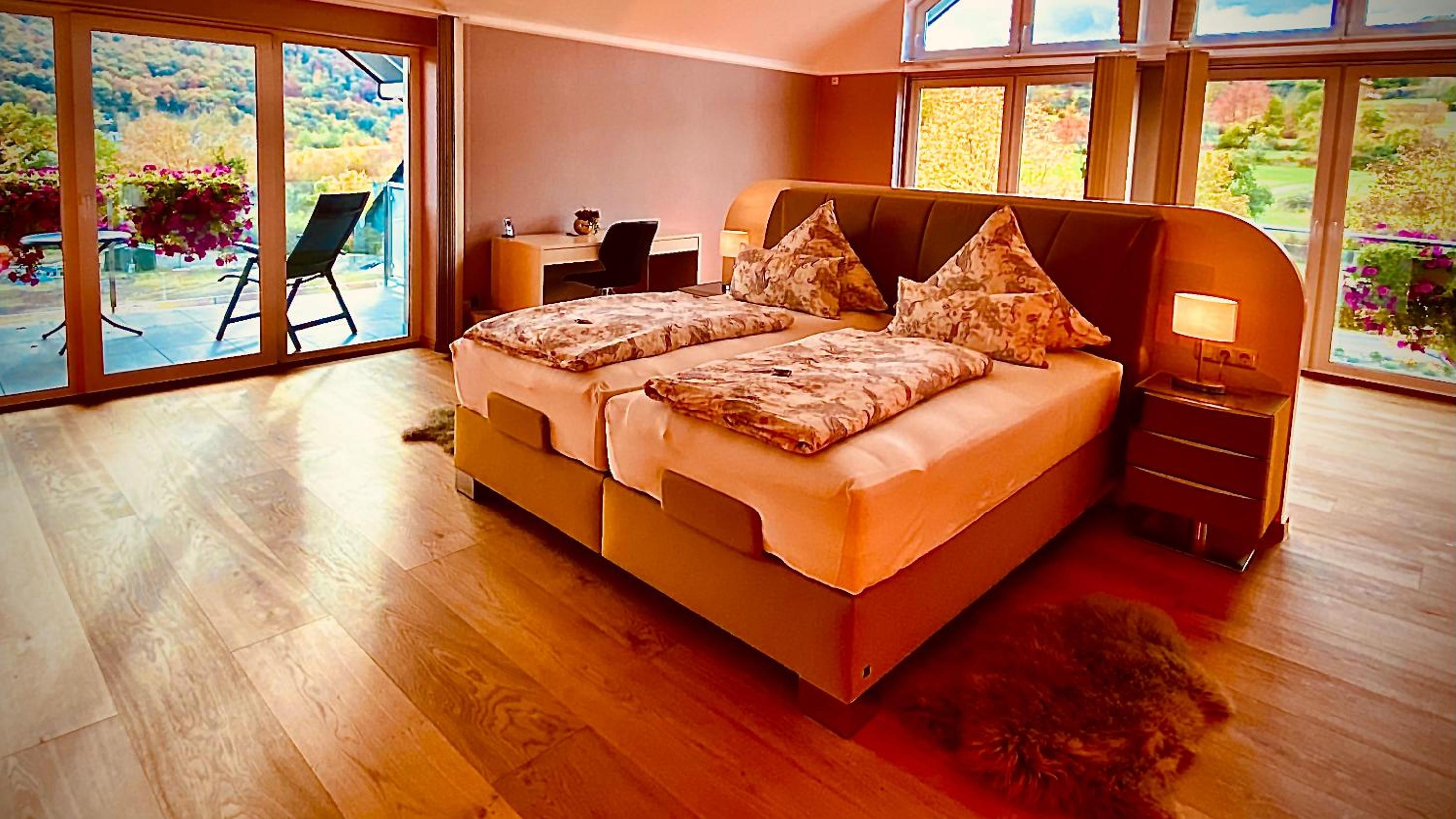 Deluxe Suite - Photo 1