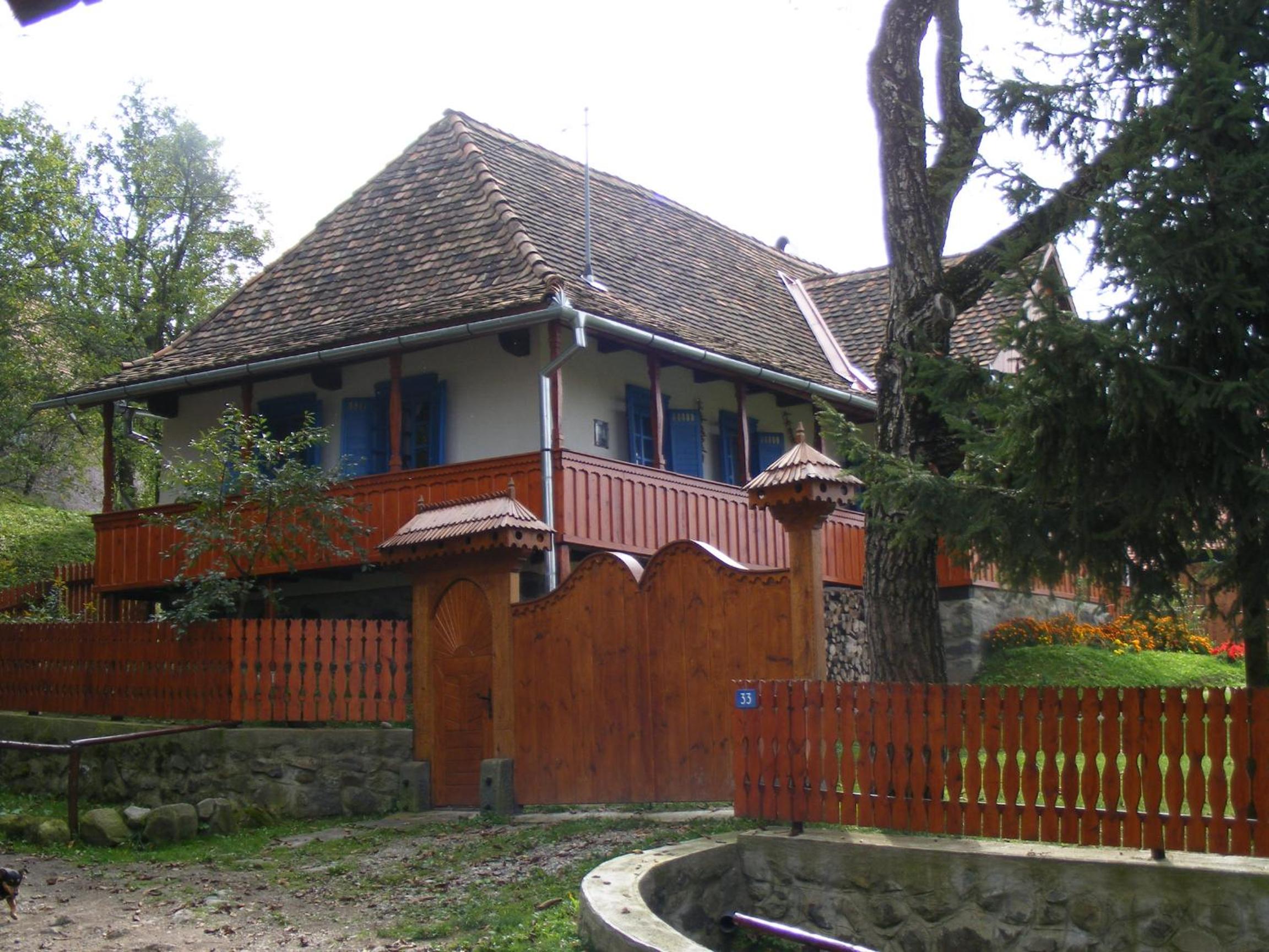 Two-Bedroom House - Photo 11