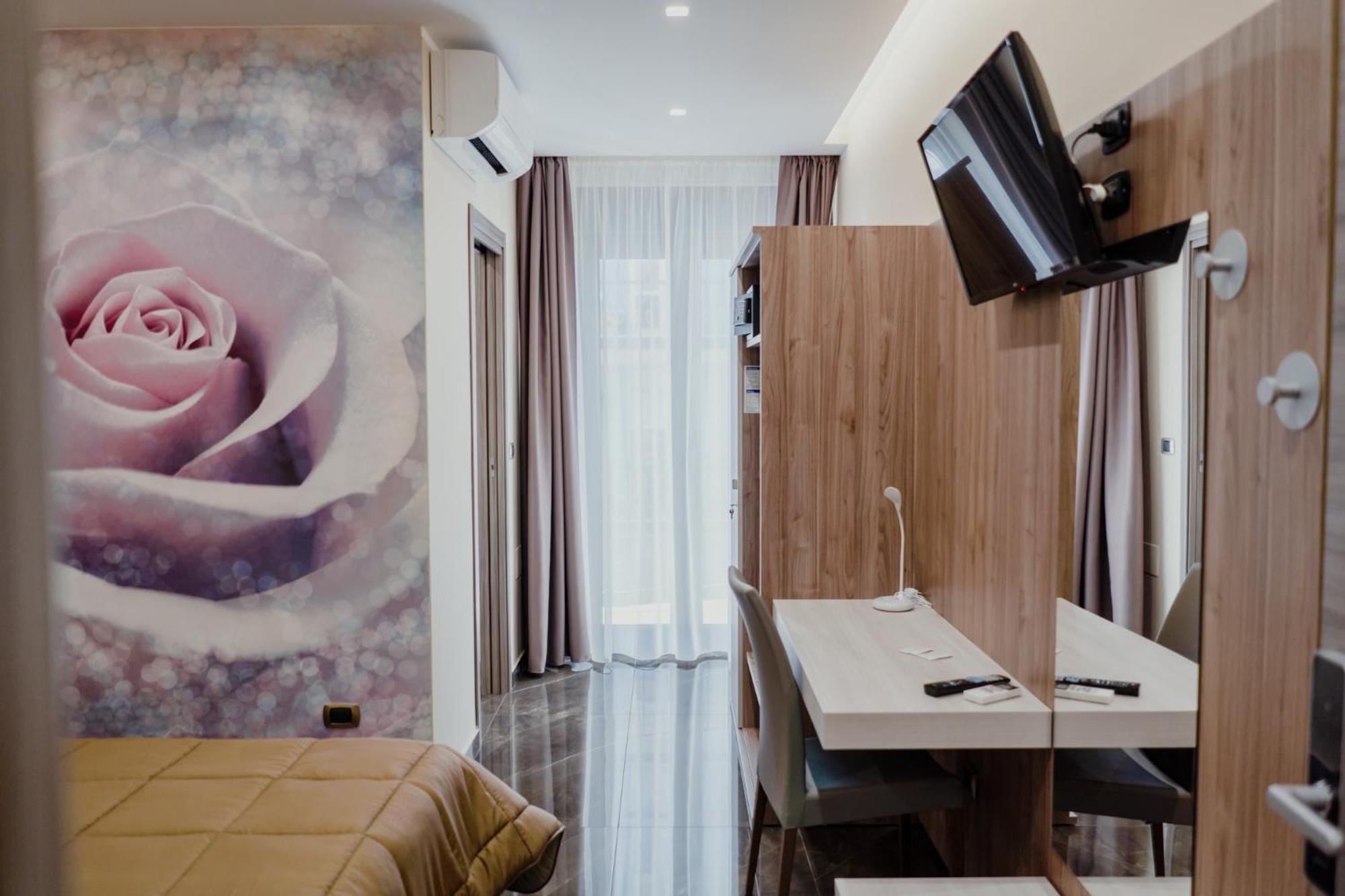 Double Room - Photo 6