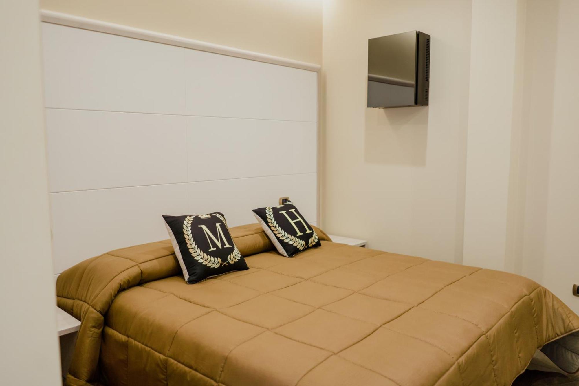 Double Room - Photo 12