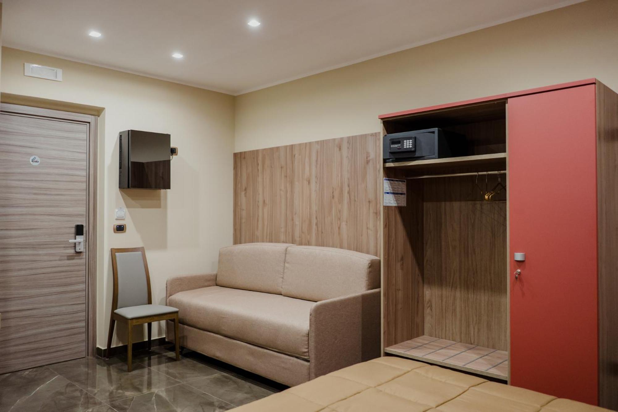 Triple Room - Photo 12