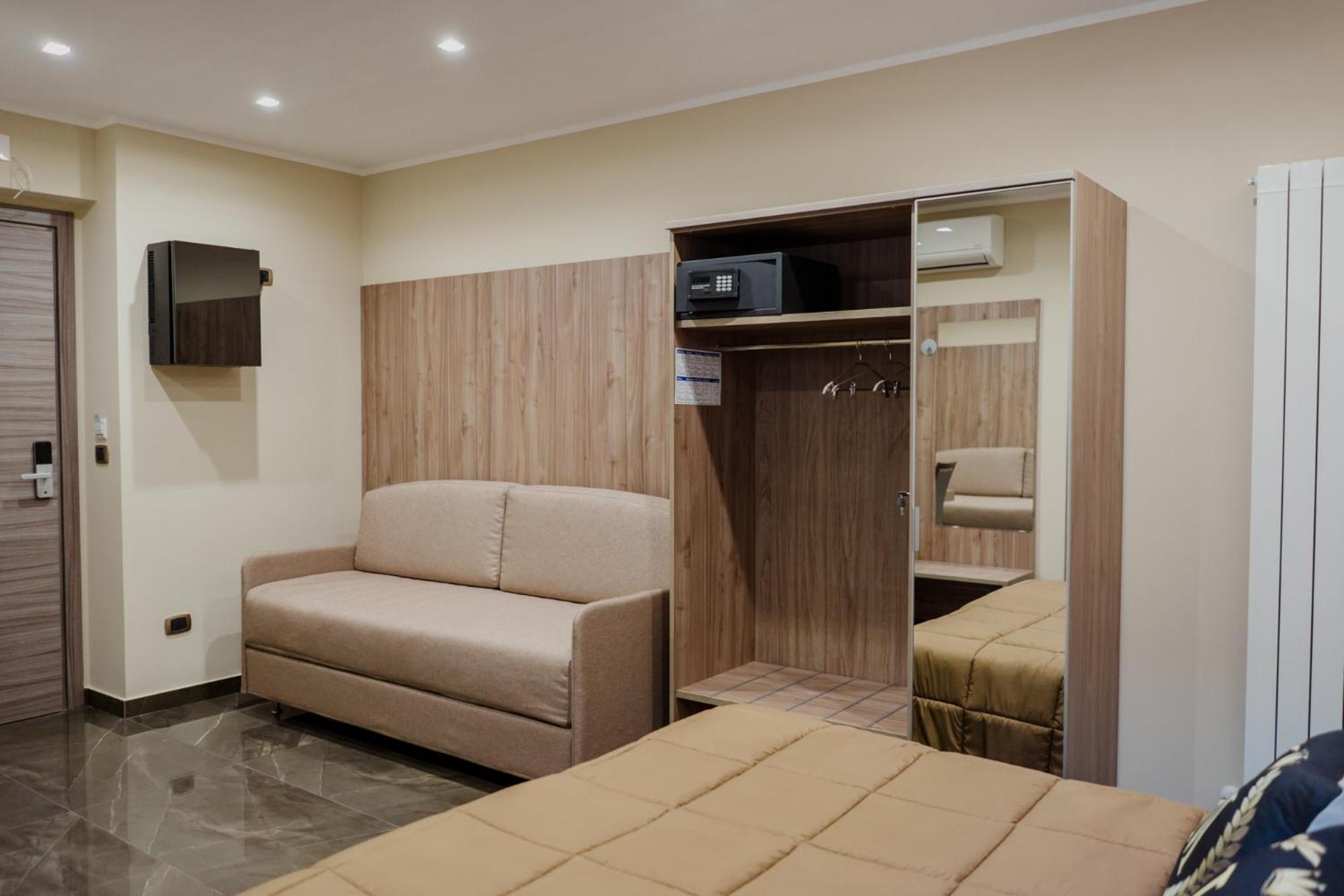 Comfort Triple Room - Photo 11