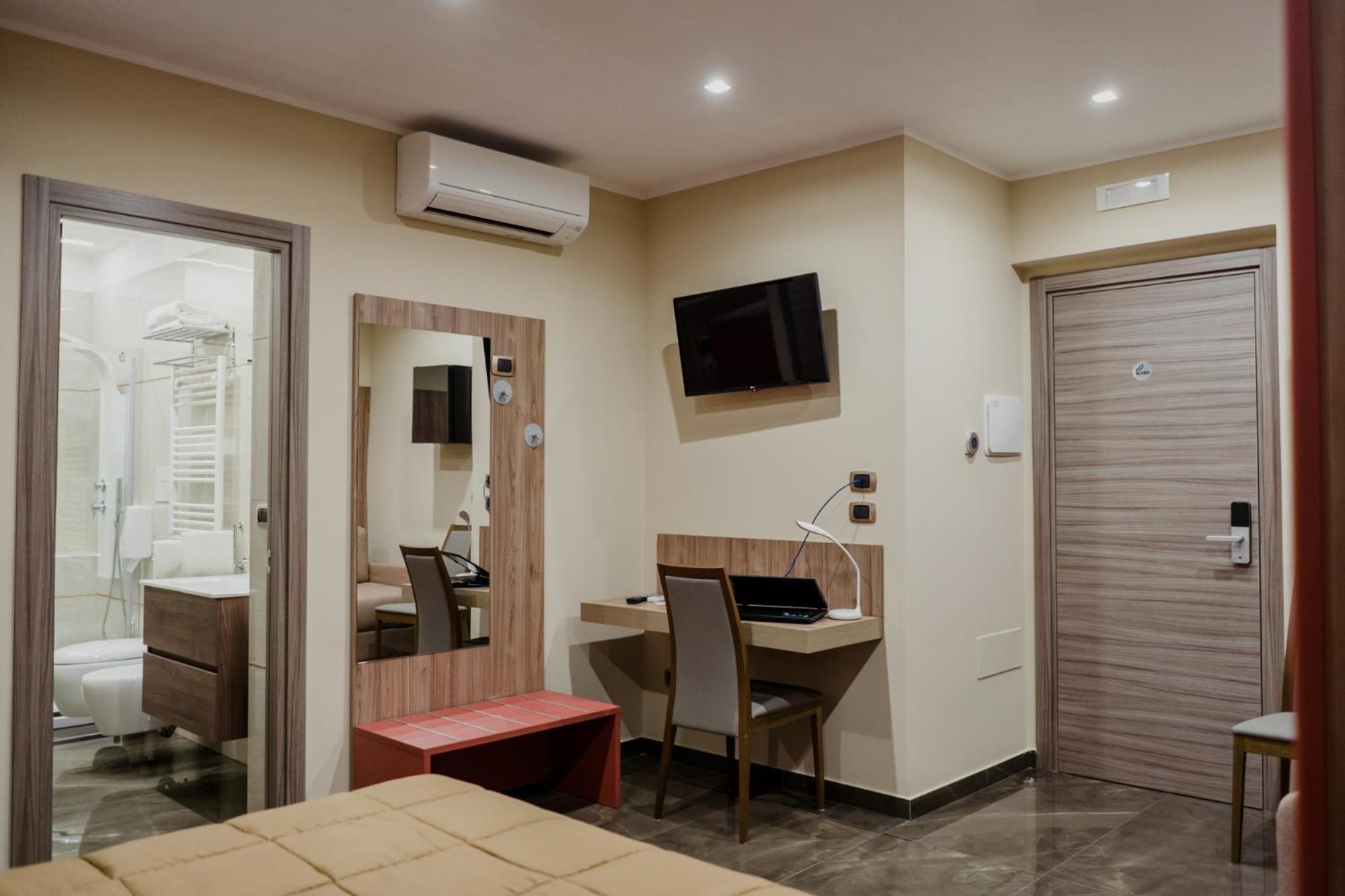 Triple Room - Photo 10