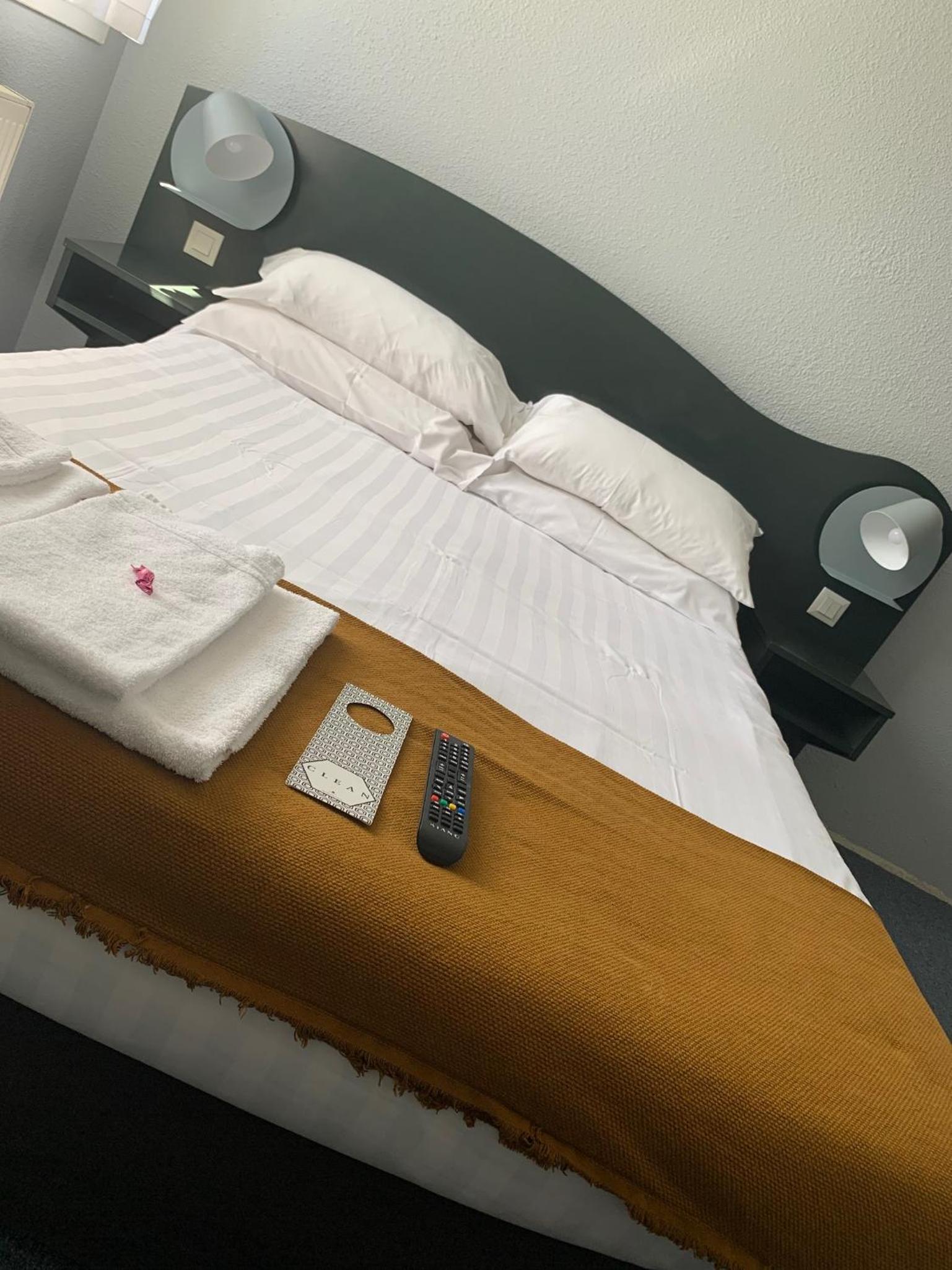 Double Room with Garden View - Photo 2