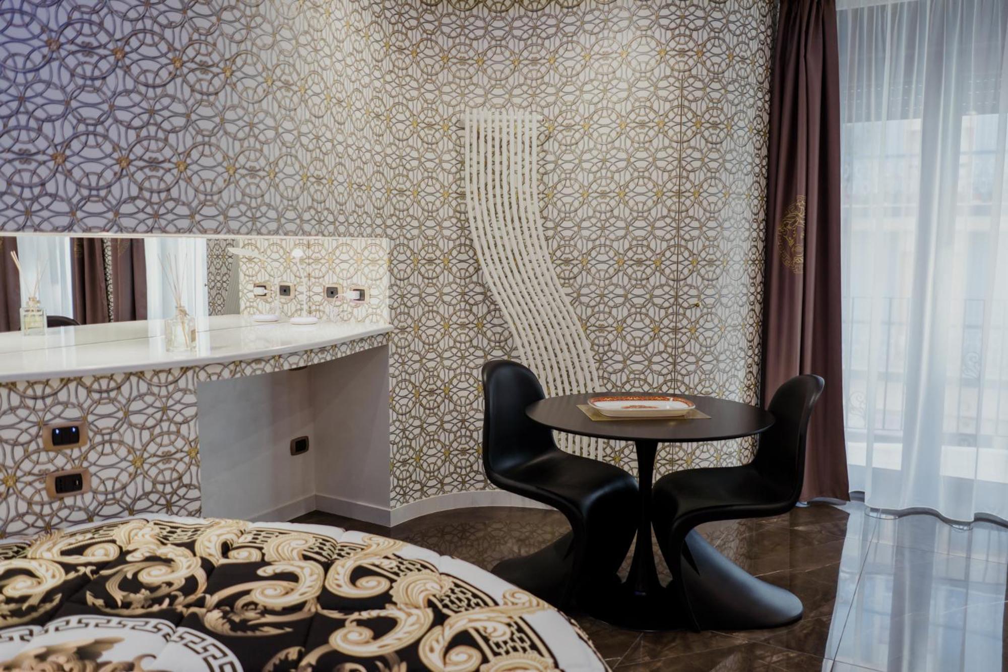 Queen Room with Spa Bath - Photo 14