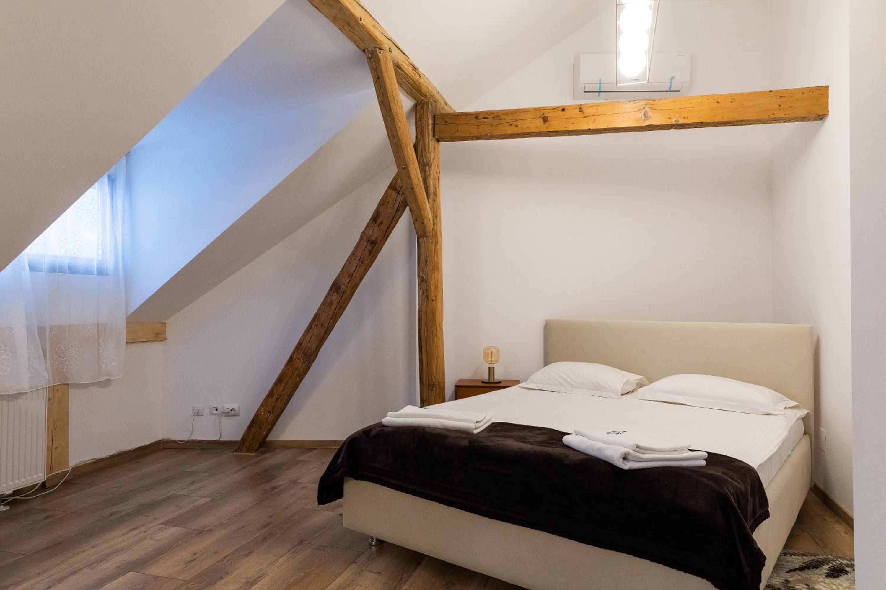 Attic Double Room no. 10 photo 1