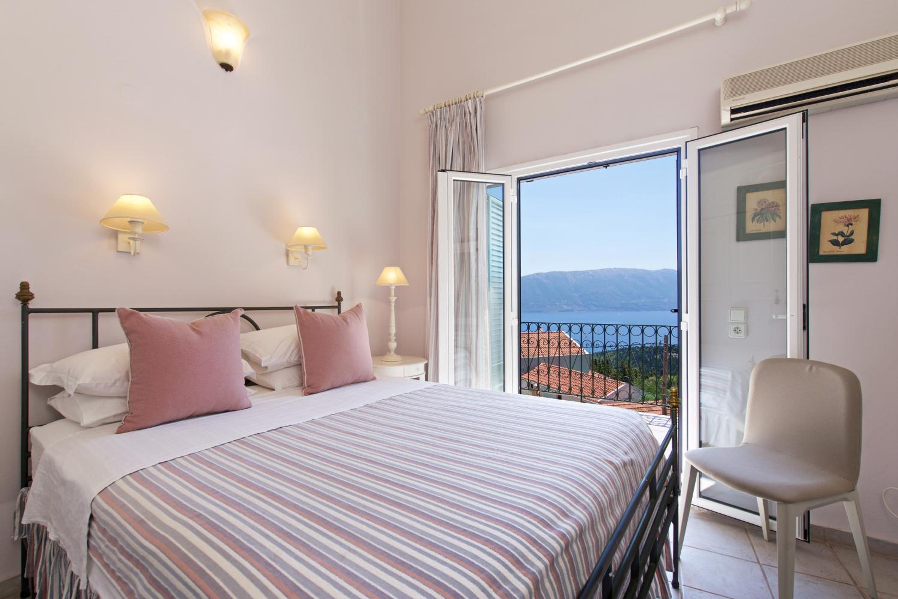 Master Suite with Sea View photo 1