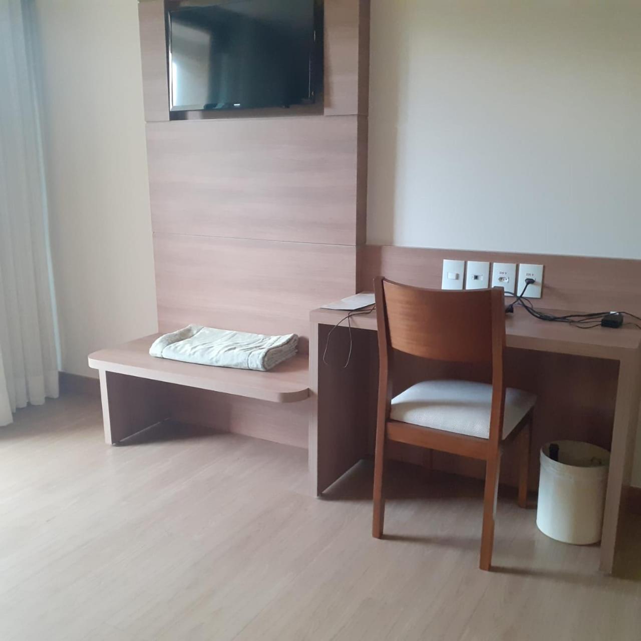 Suite with Spa Access photo 2