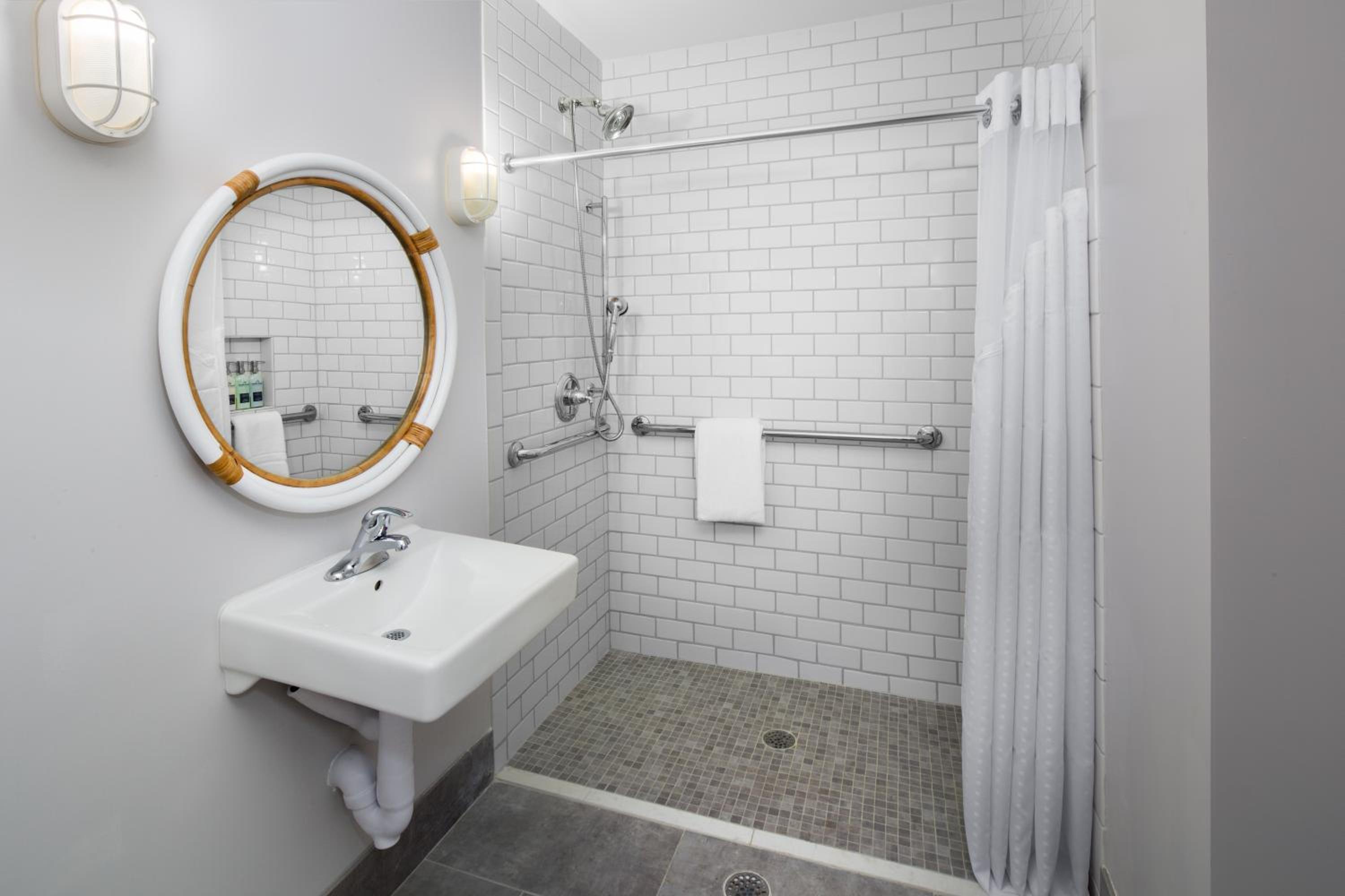 Deluxe King - ADA Accessible