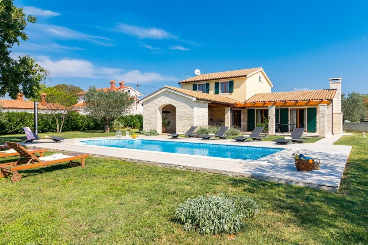 Villa with Private Pool photo 2