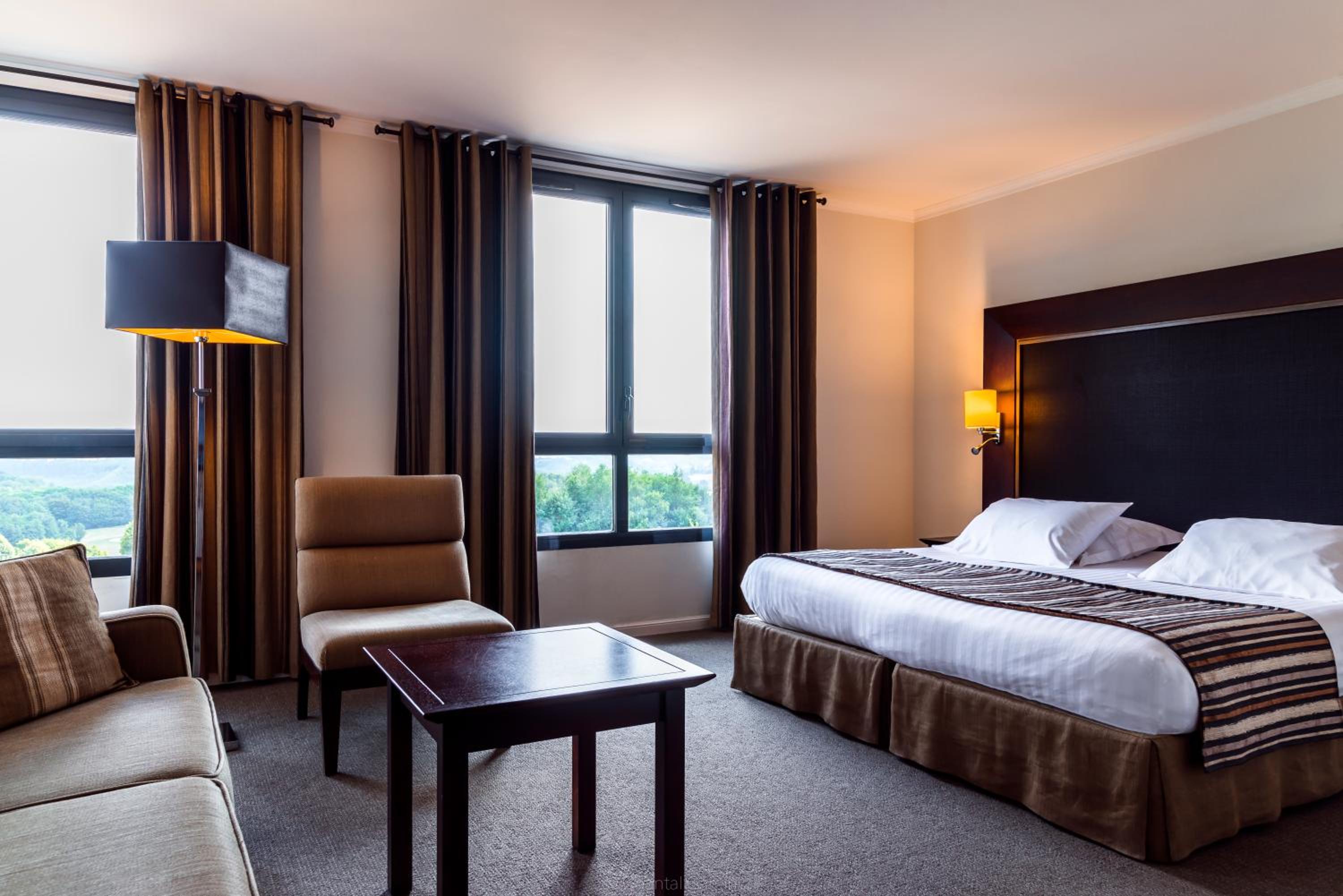 Deluxe Double Room with Golf View - Photo 1