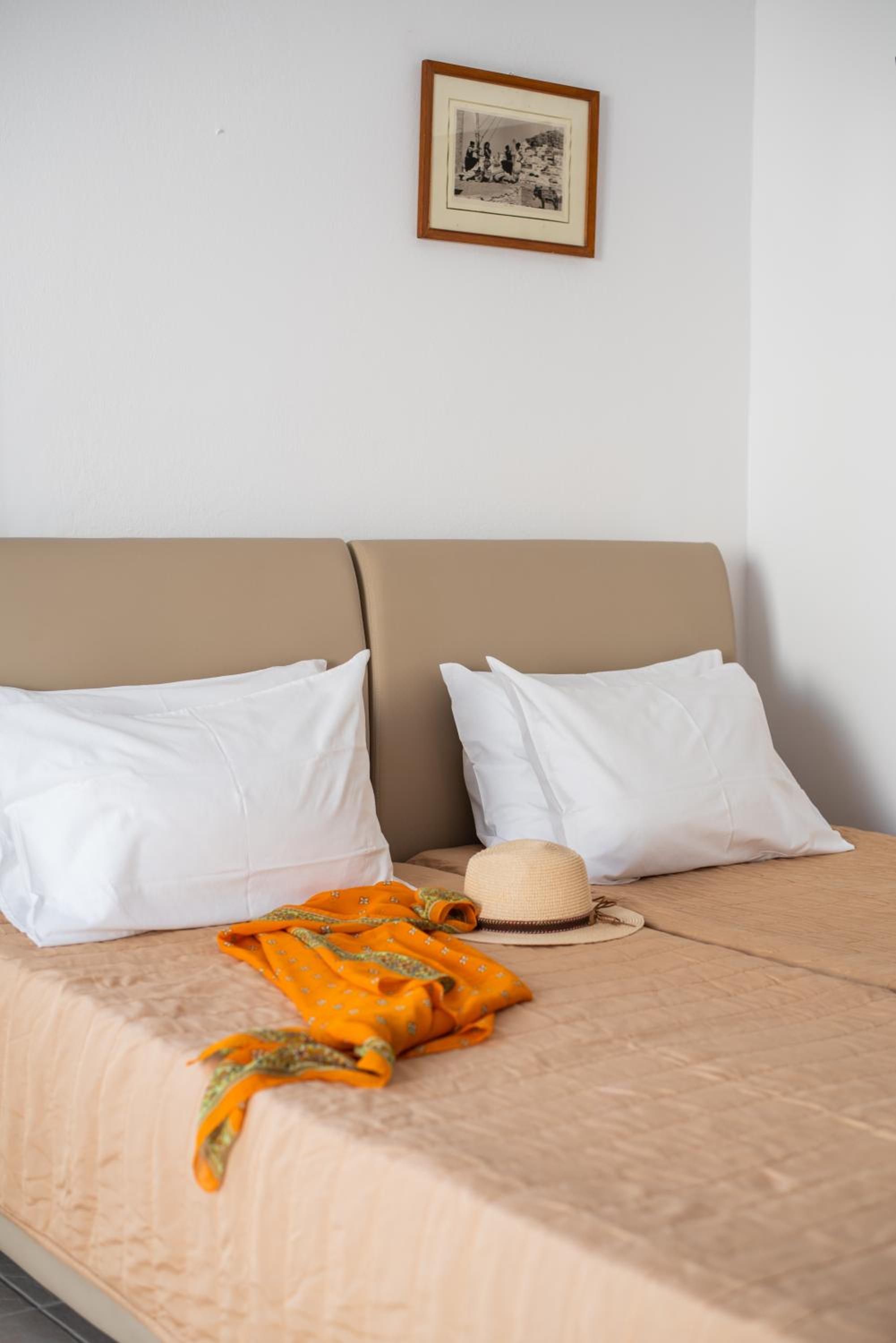Triple Room - Photo 12