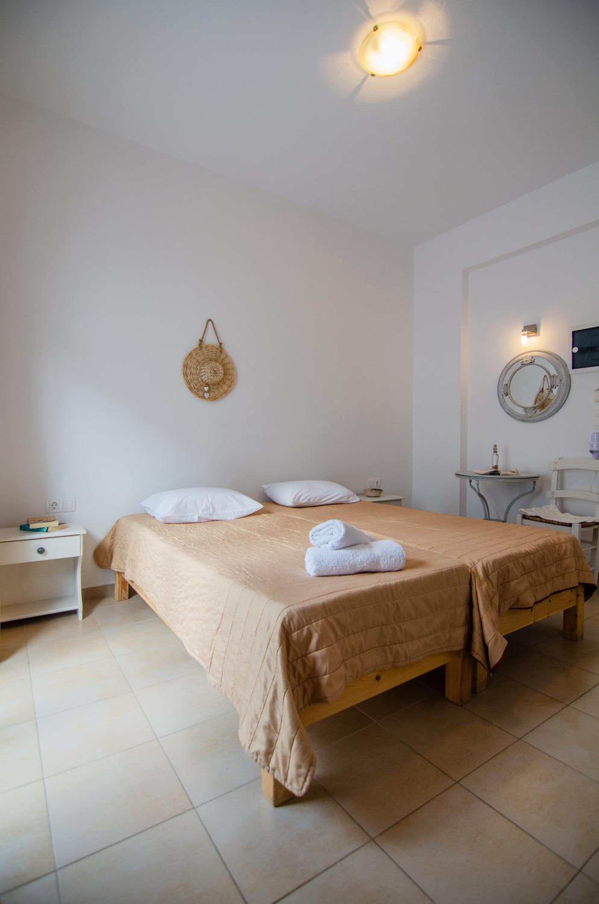 Triple Room - Photo 19
