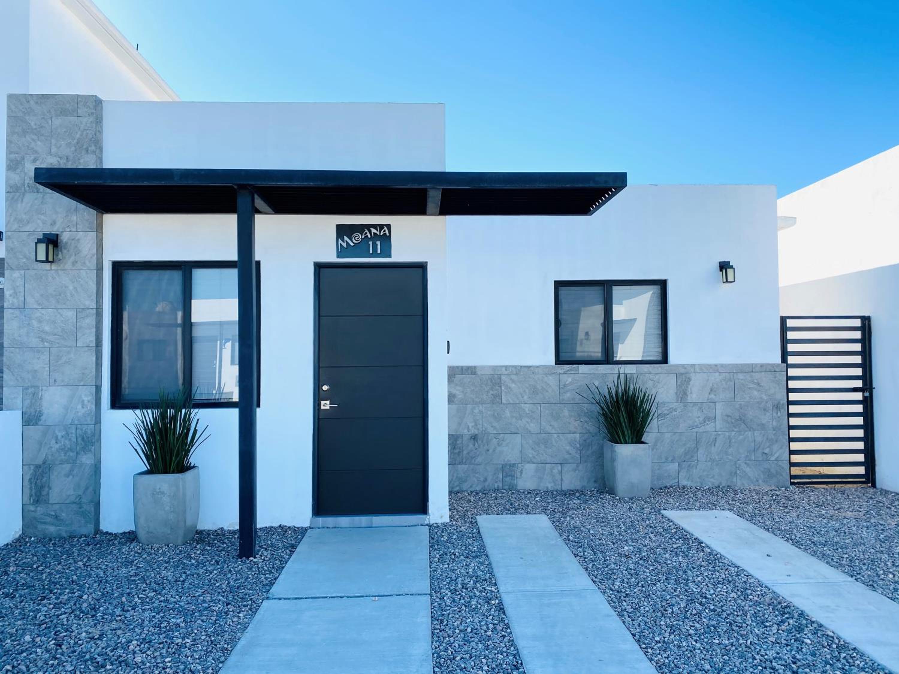 Two-Bedroom House - Photo 3