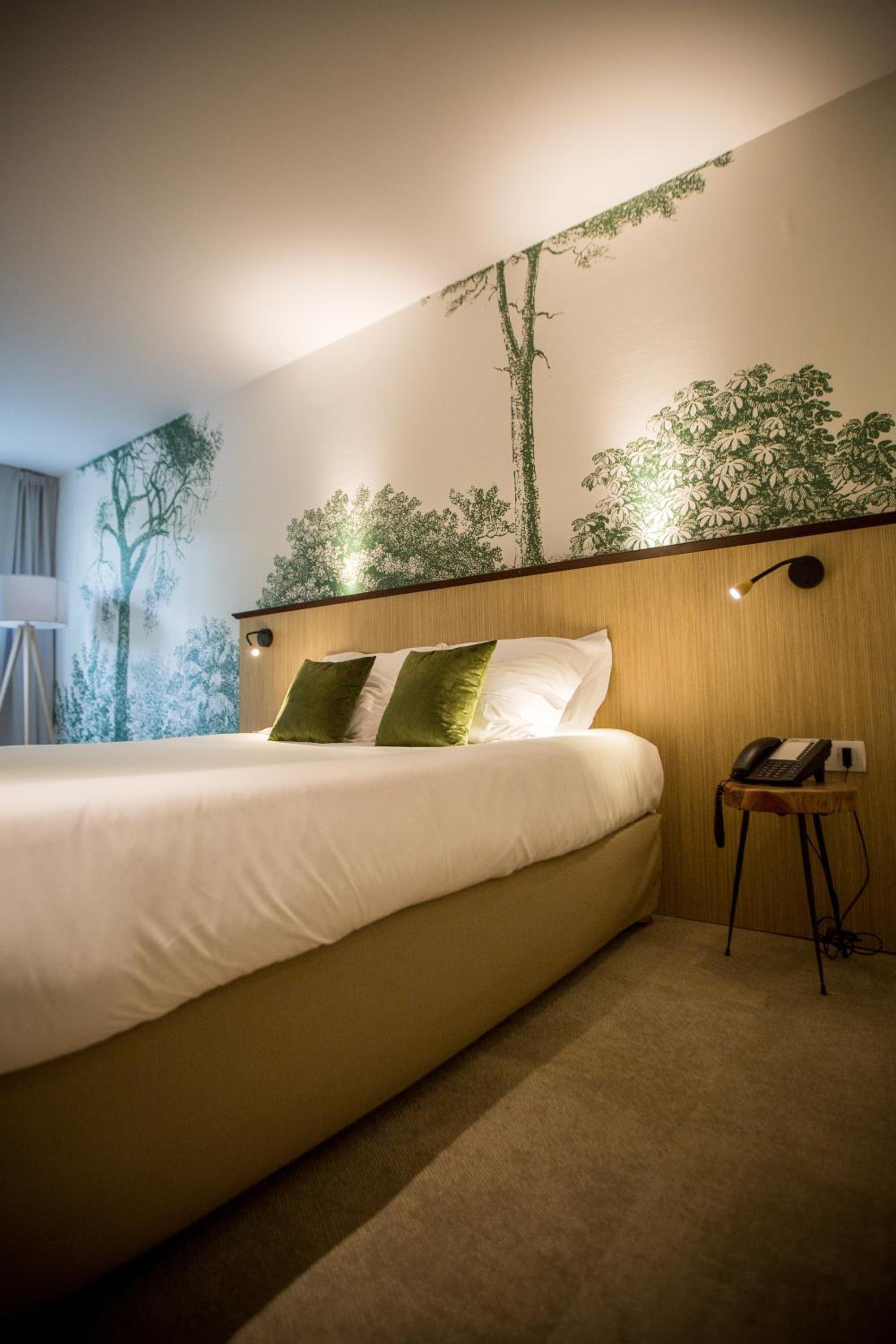 Standard Double Room - Non-Smoking - Photo 10