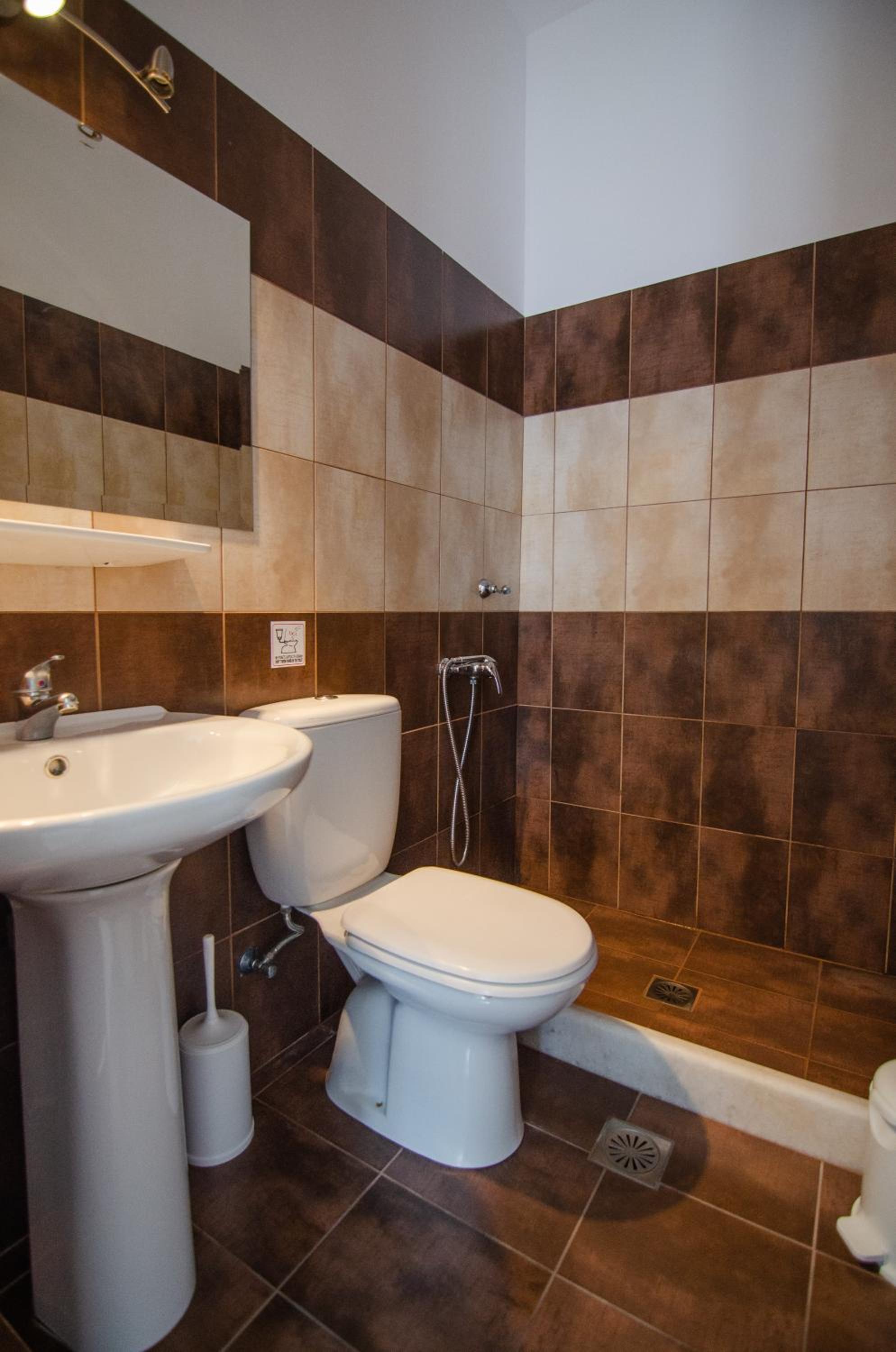 Triple Room - Photo 6