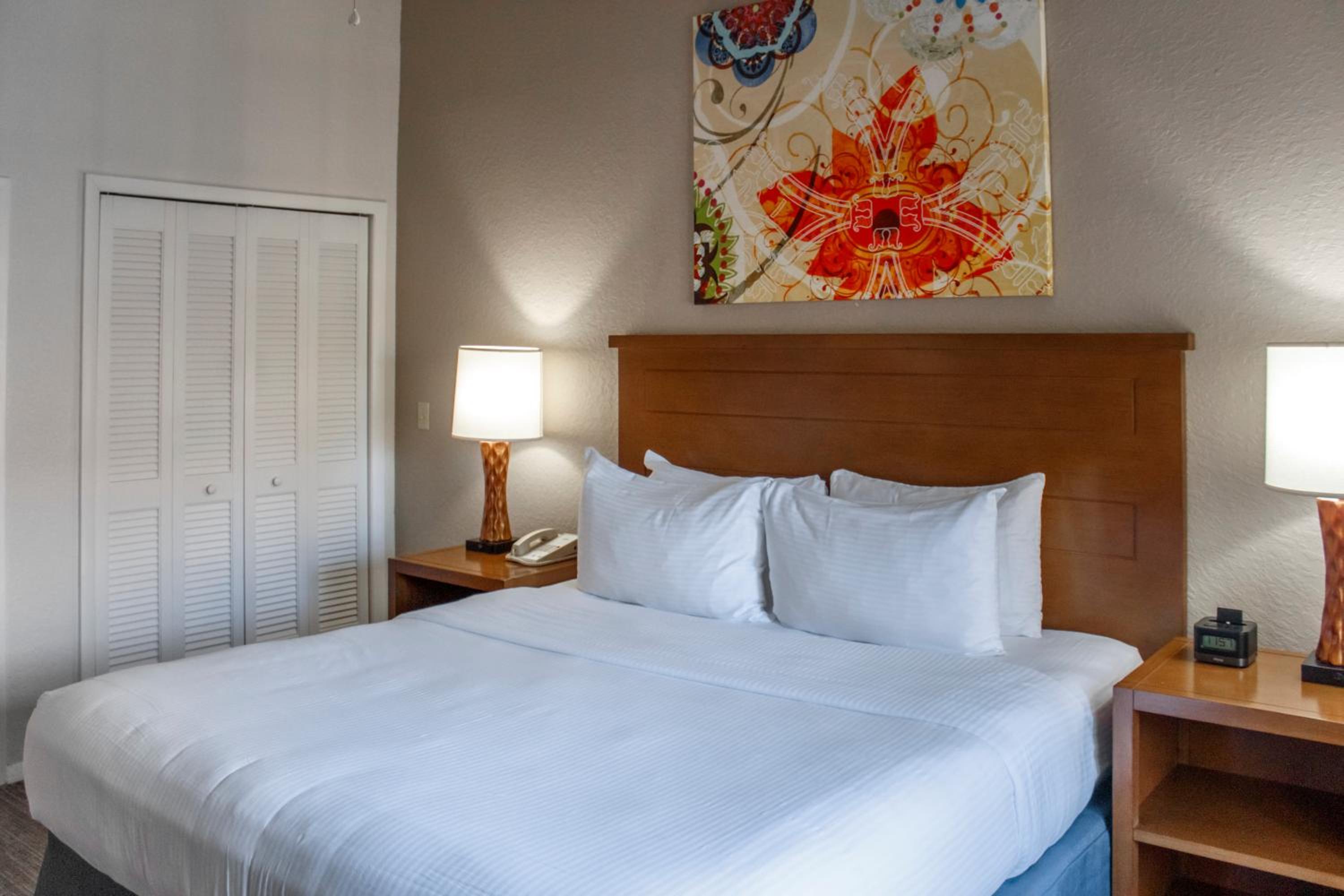 Two-Bedroom Suite - Photo 2