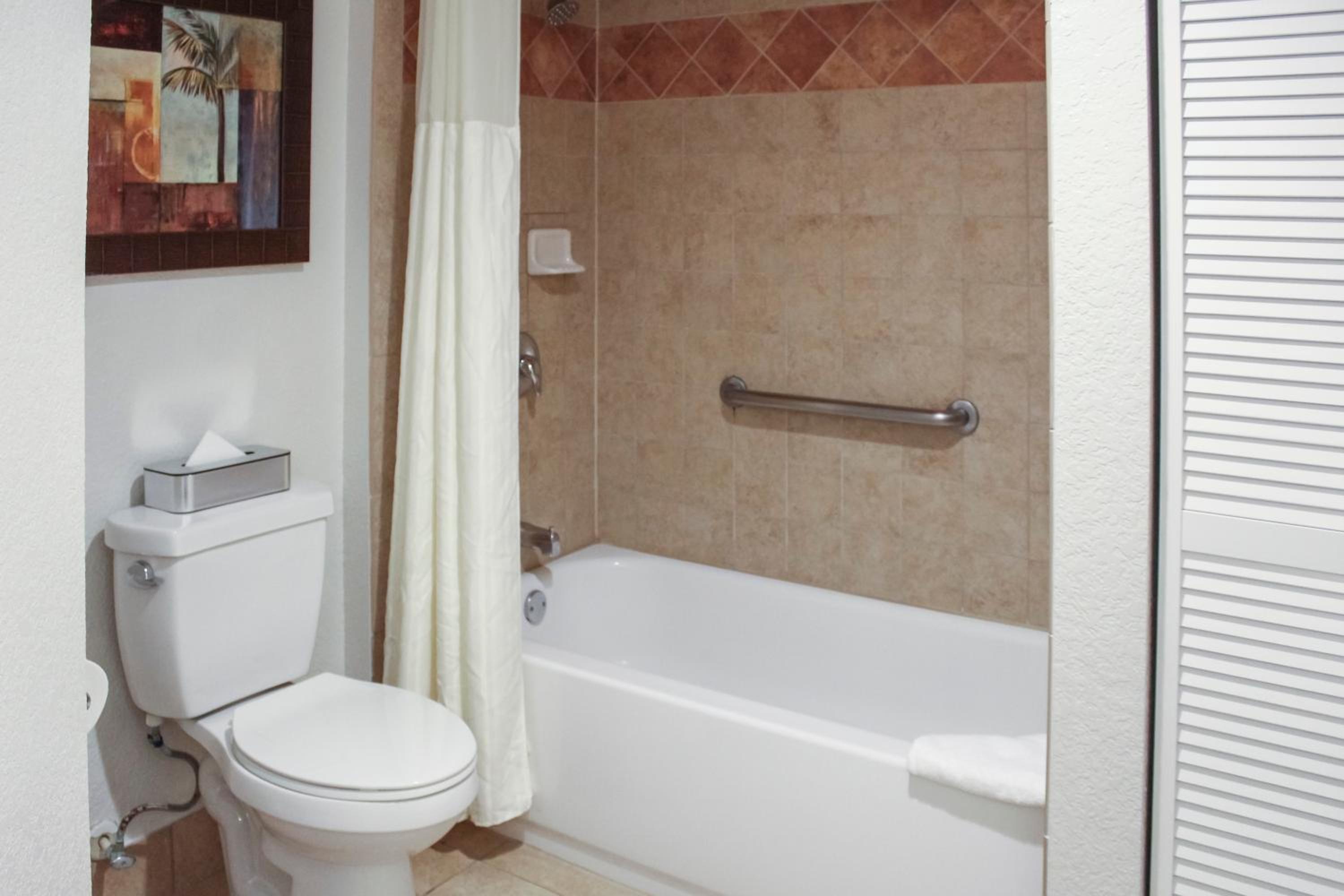 Two-Bedroom Suite - Photo 12