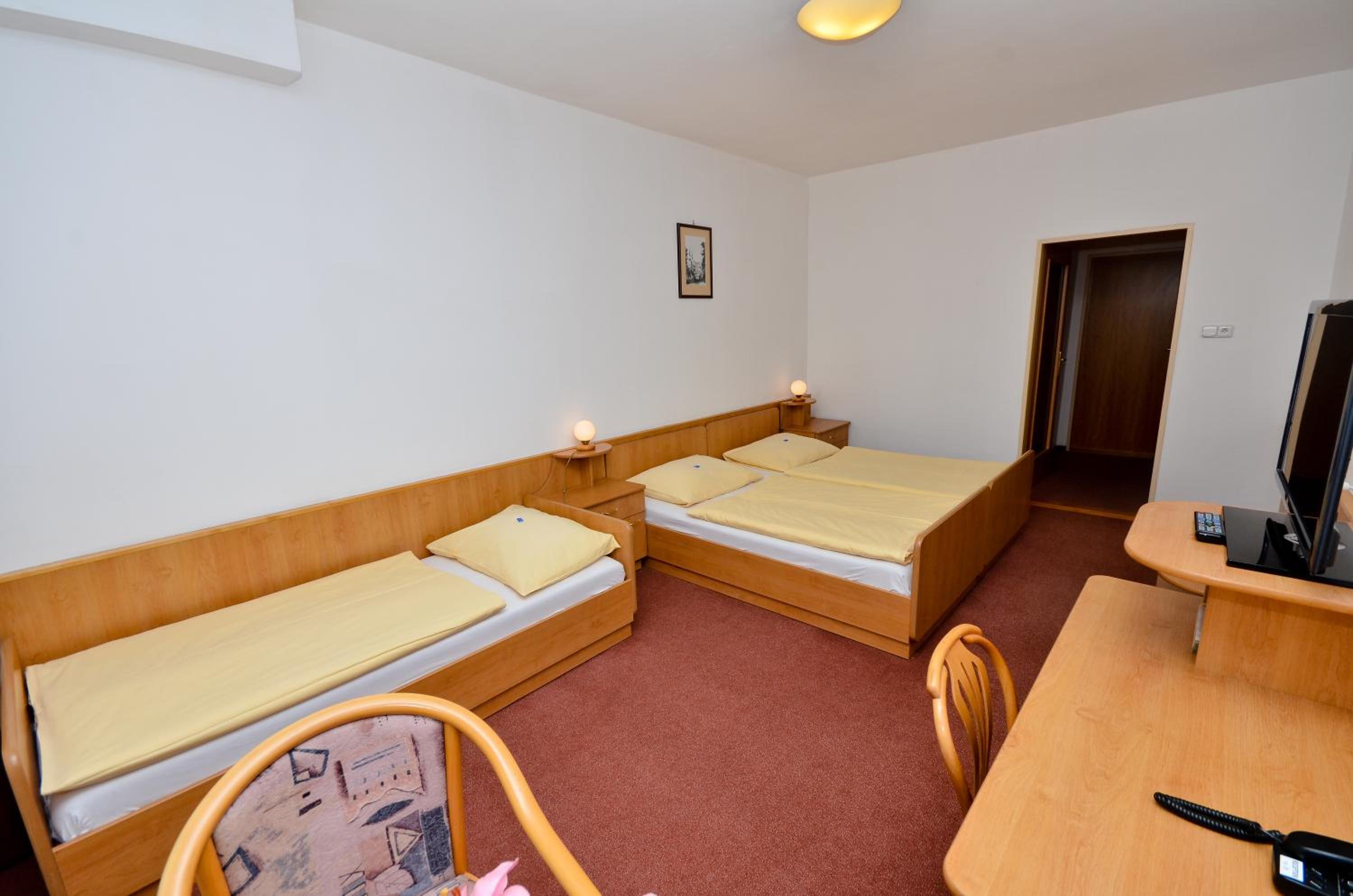 Triple Room - Photo 2