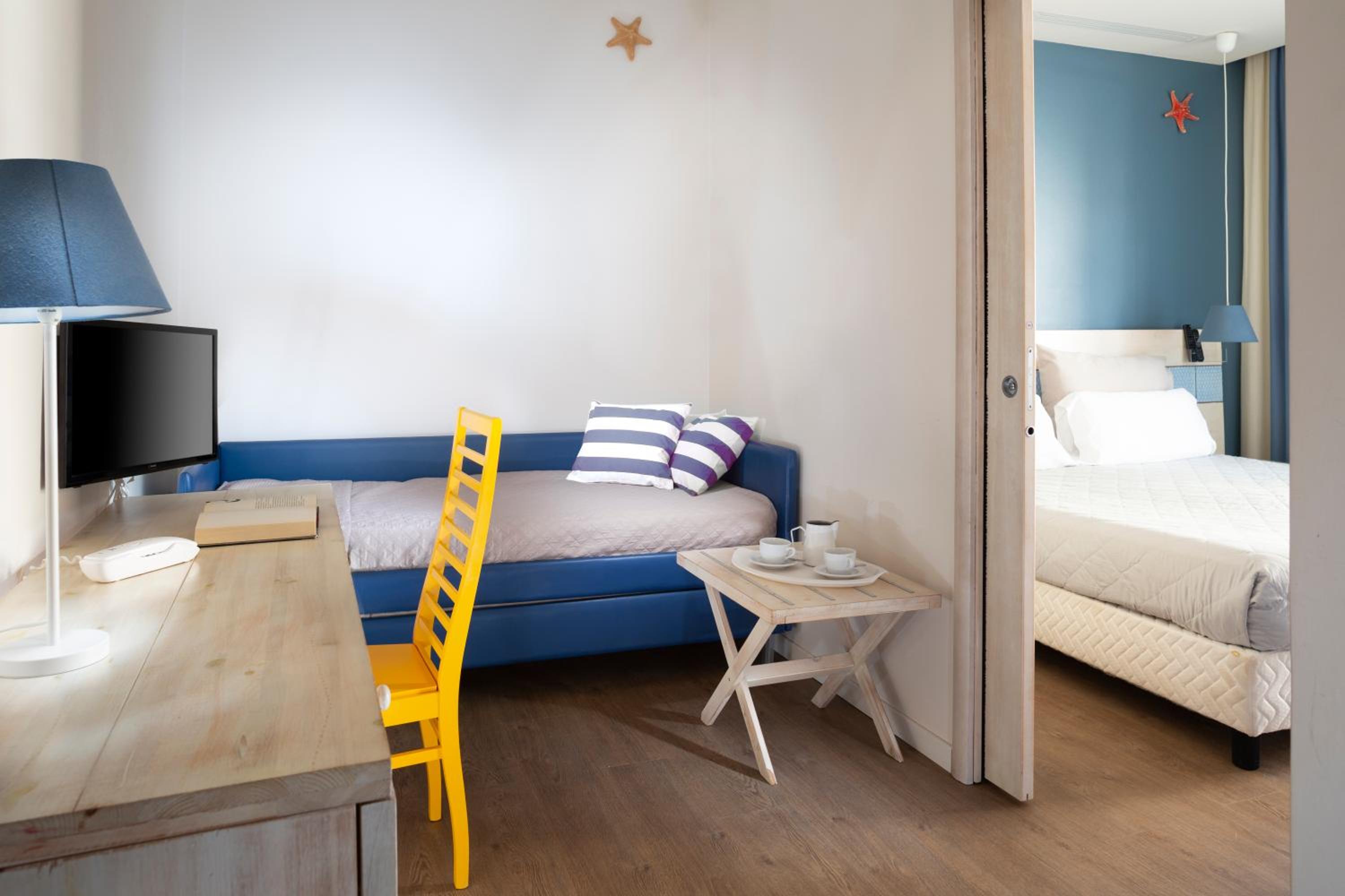 Junior Suite with Balcony - Photo 1