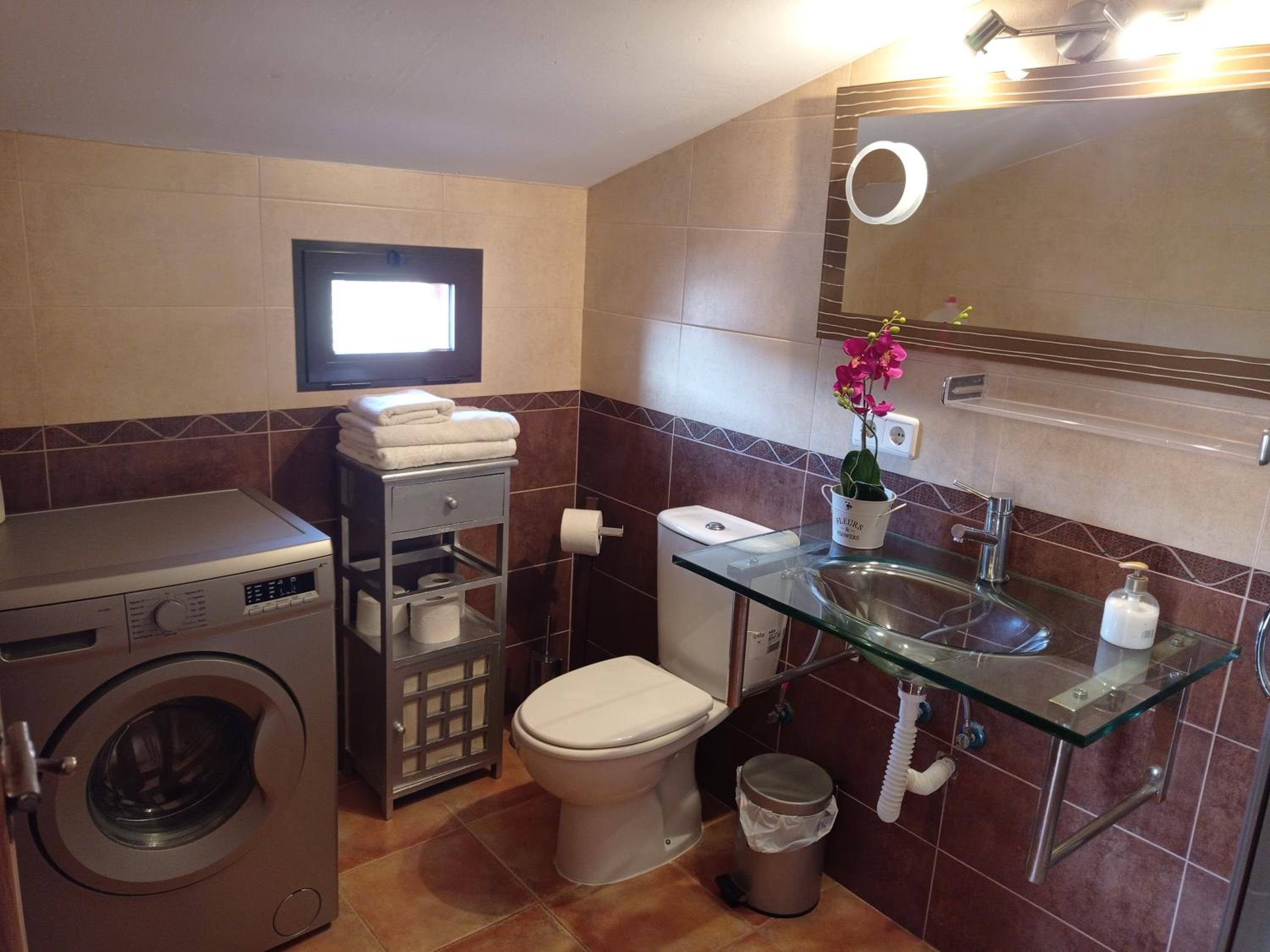 Two-Bedroom Apartment - Photo 15